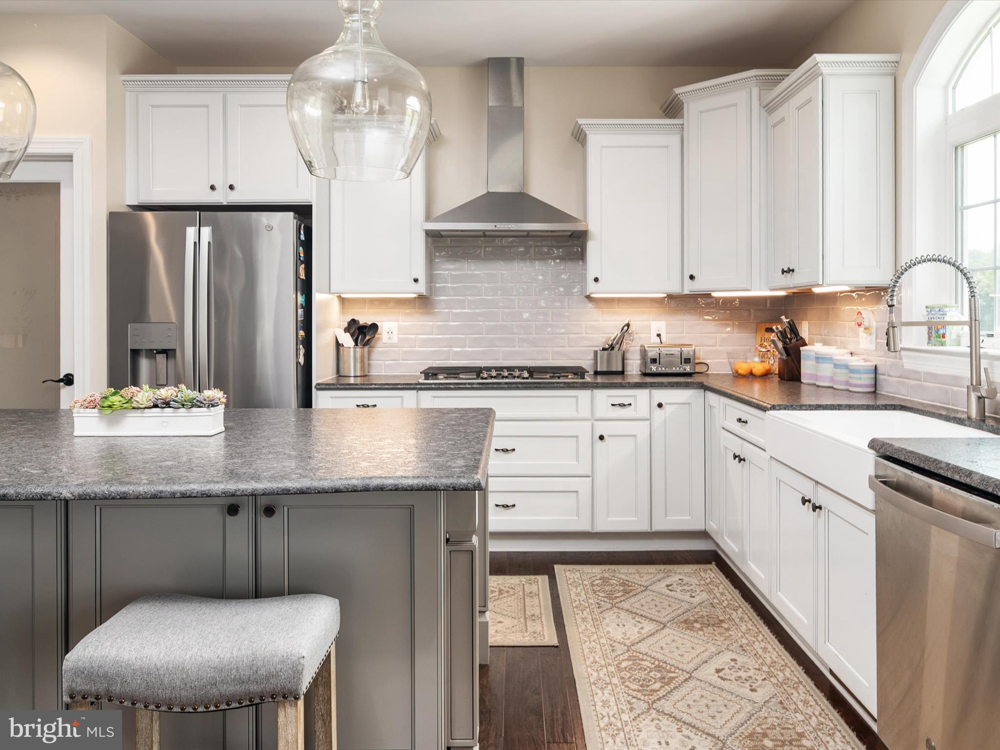 TWIN PONDS - Residential