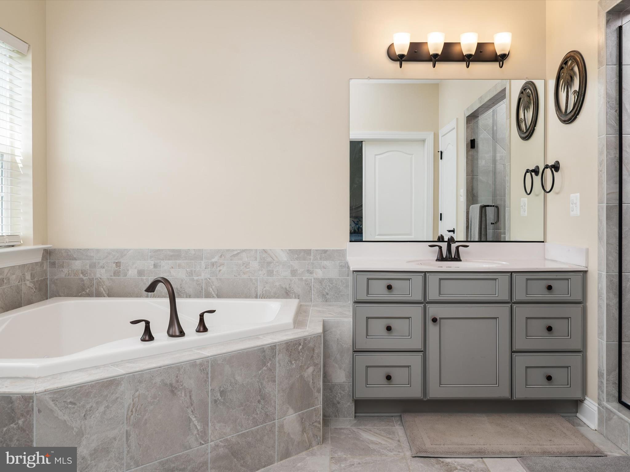 TWIN PONDS - Residential