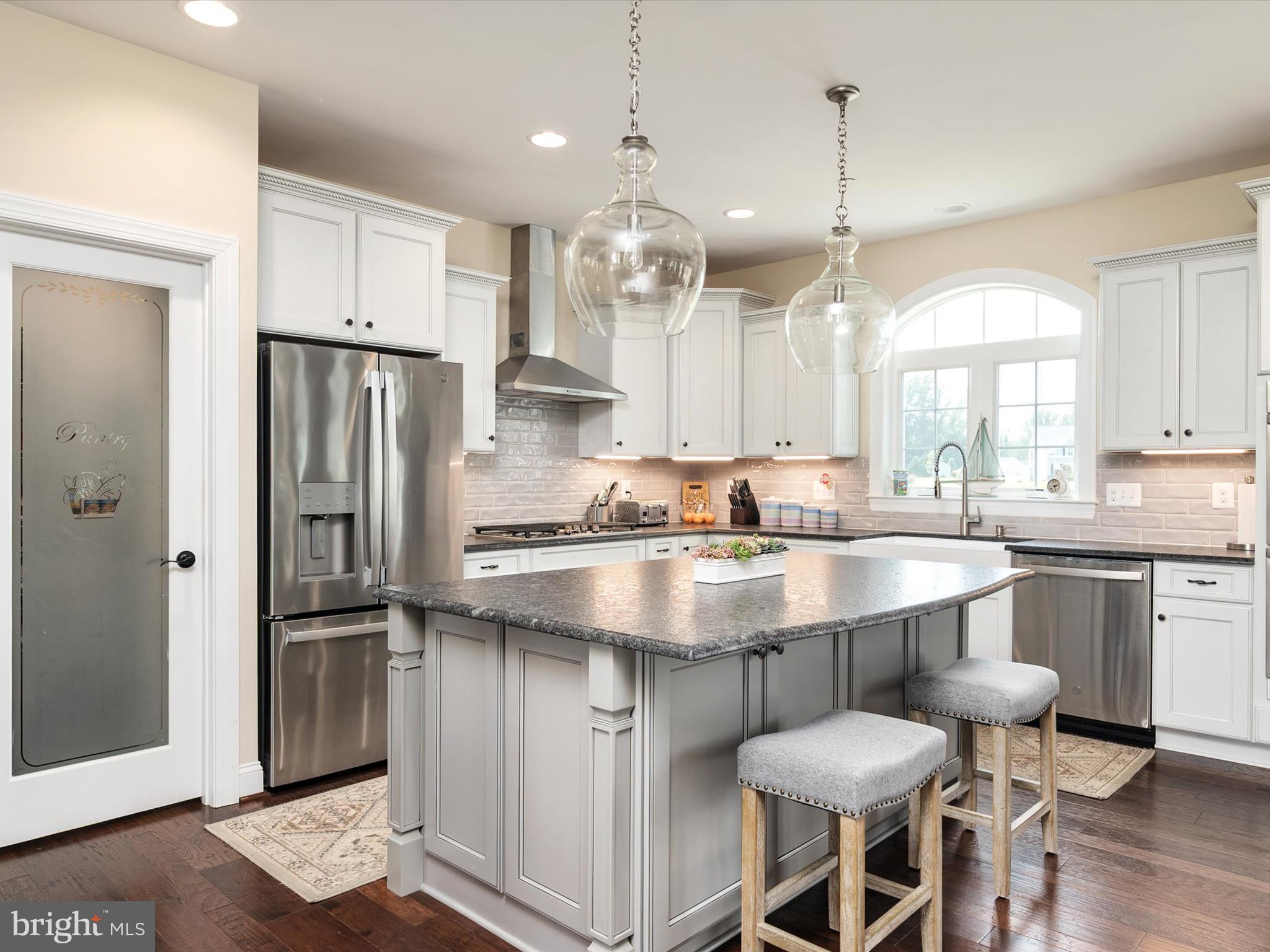 TWIN PONDS - Residential