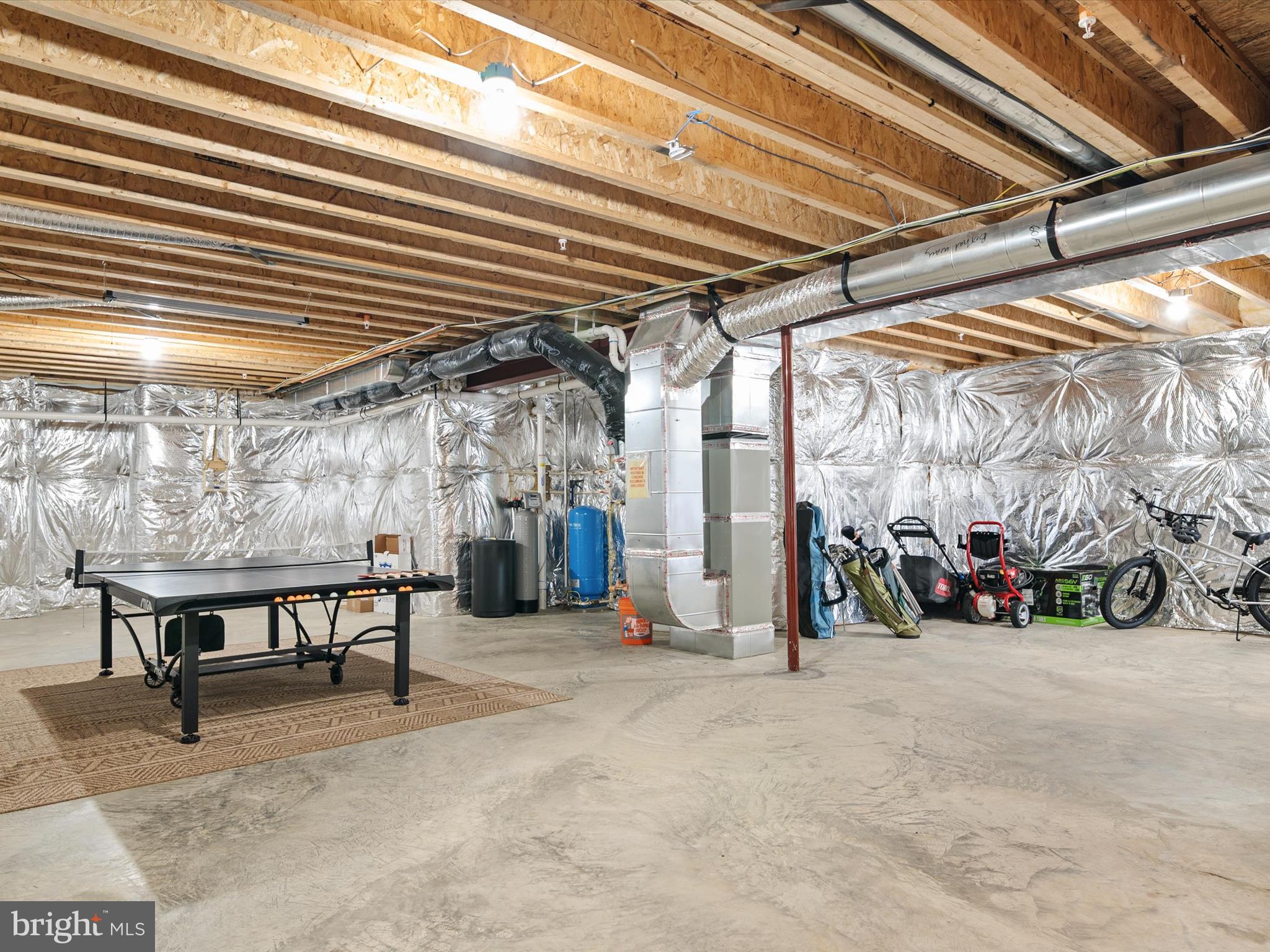 TWIN PONDS - Residential