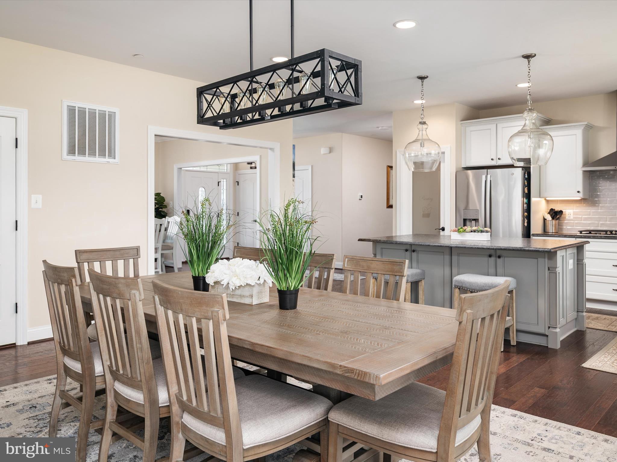 TWIN PONDS - Residential