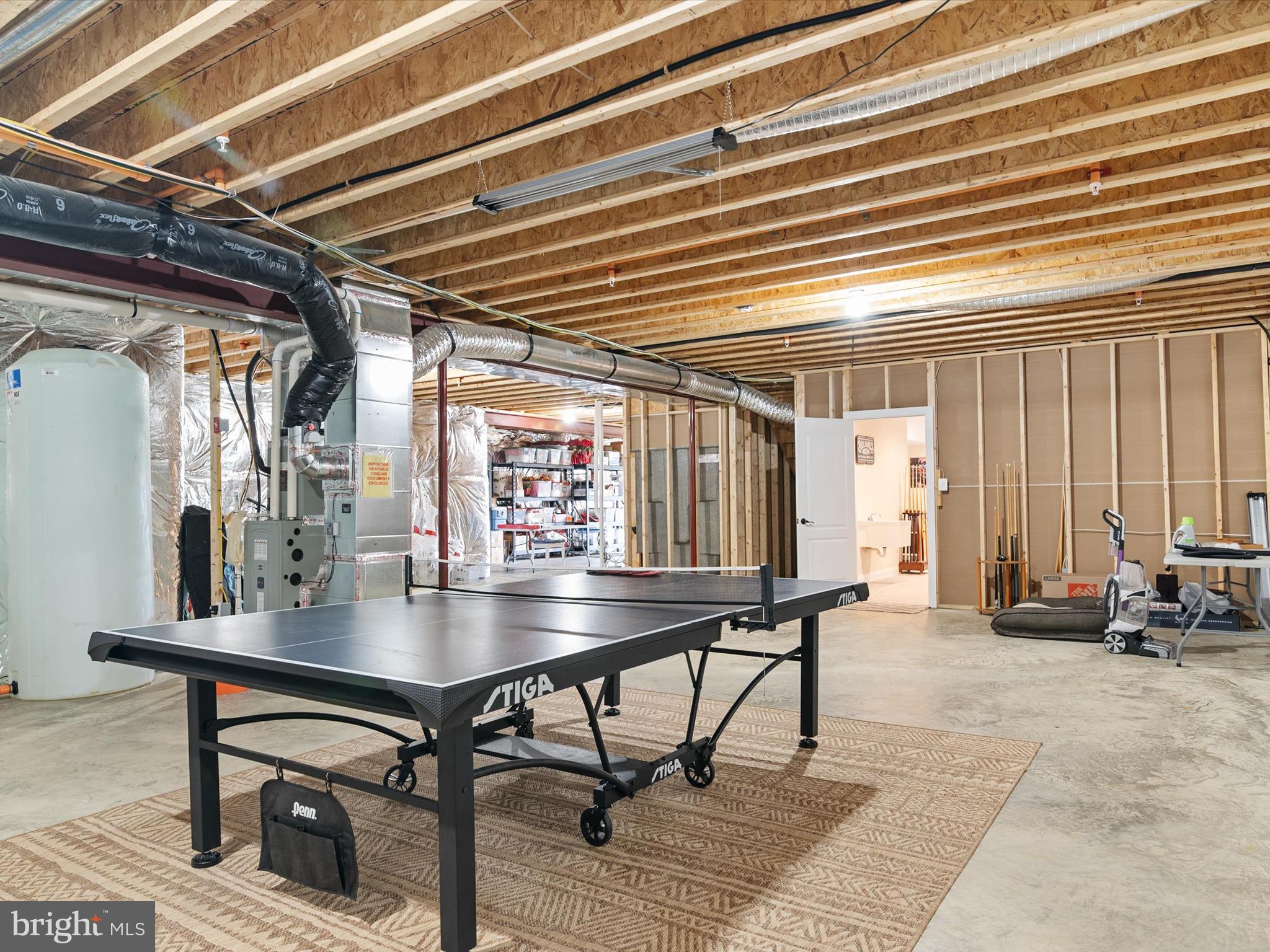 TWIN PONDS - Residential