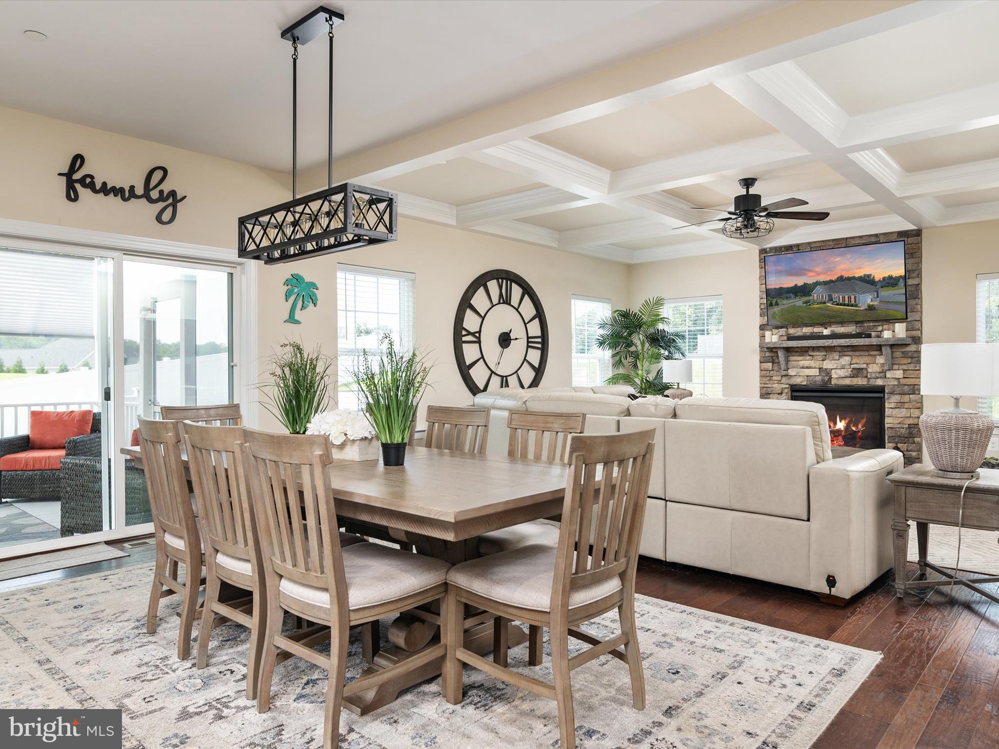 TWIN PONDS - Residential