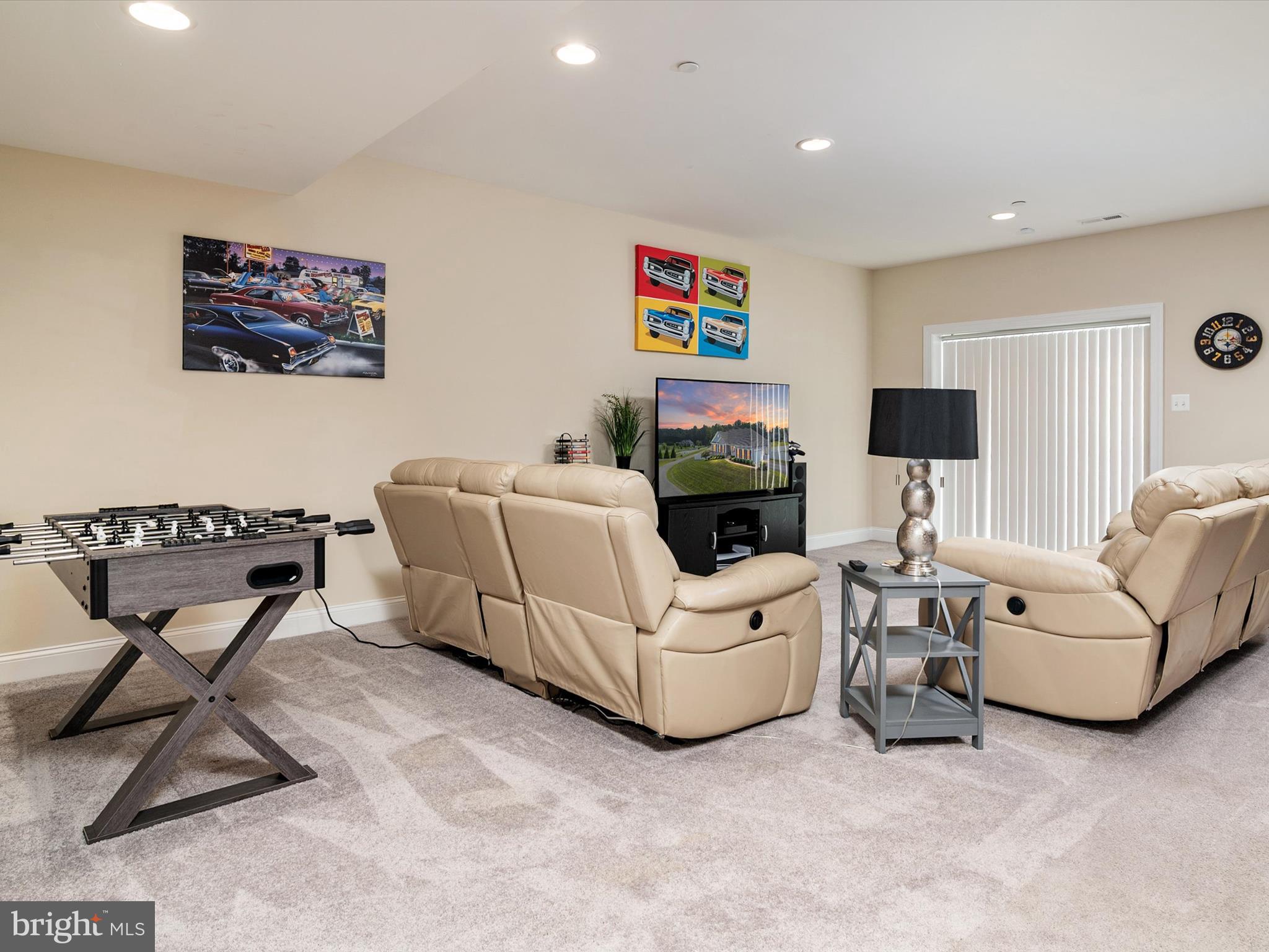 TWIN PONDS - Residential