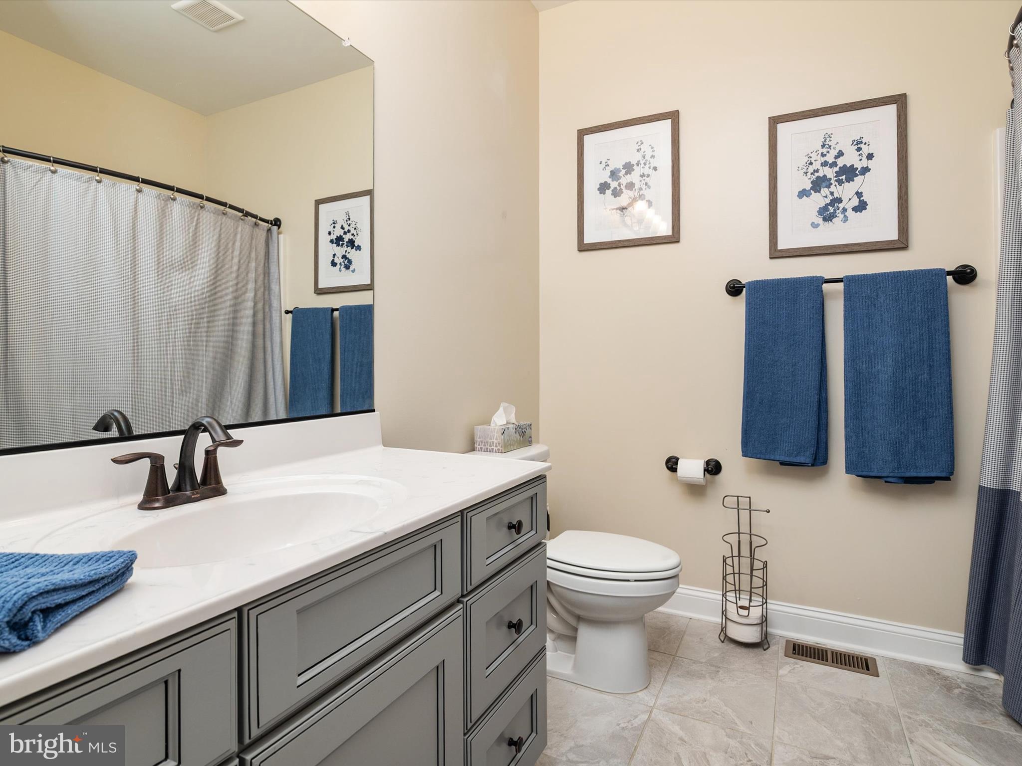 TWIN PONDS - Residential