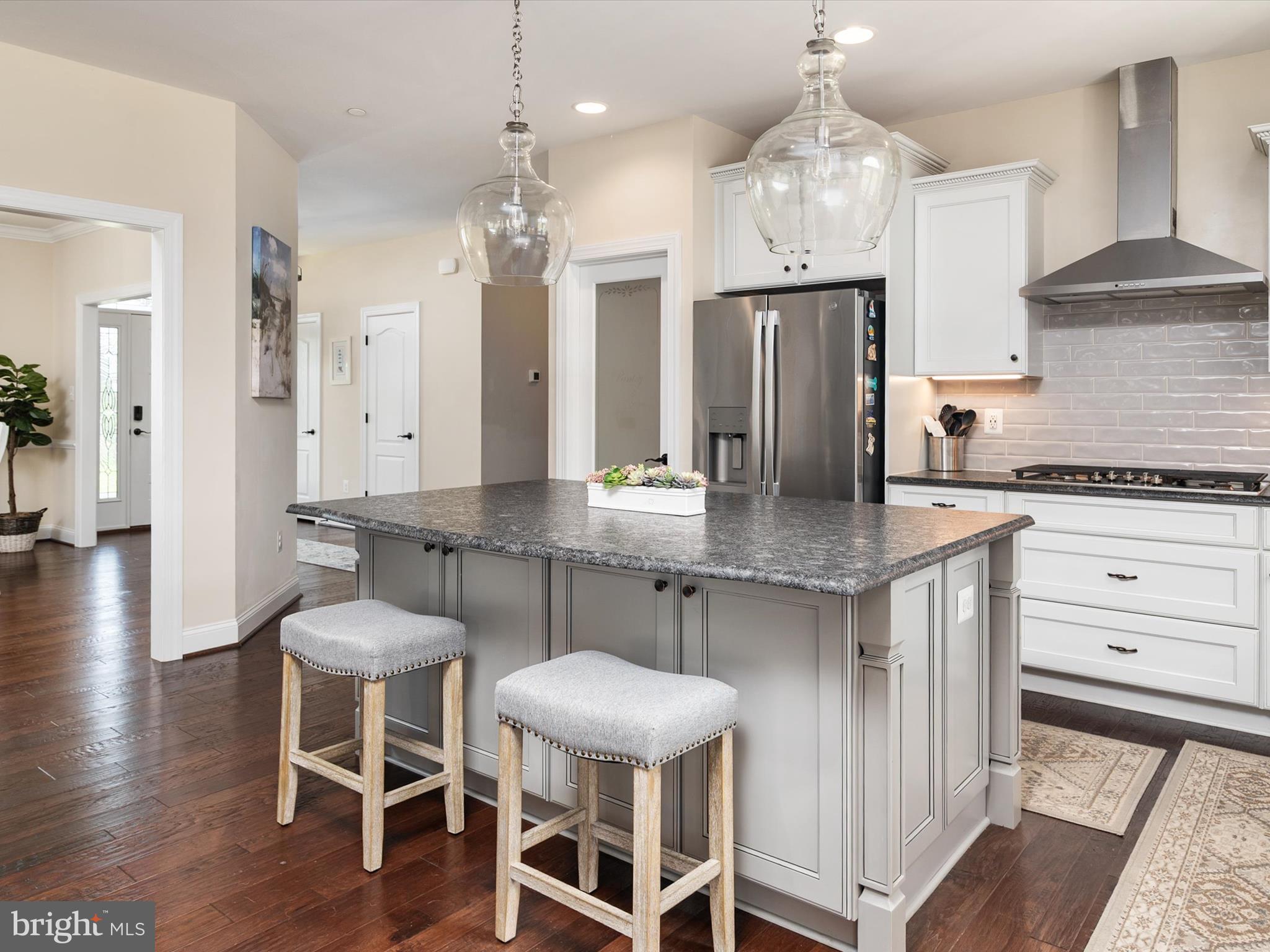 TWIN PONDS - Residential