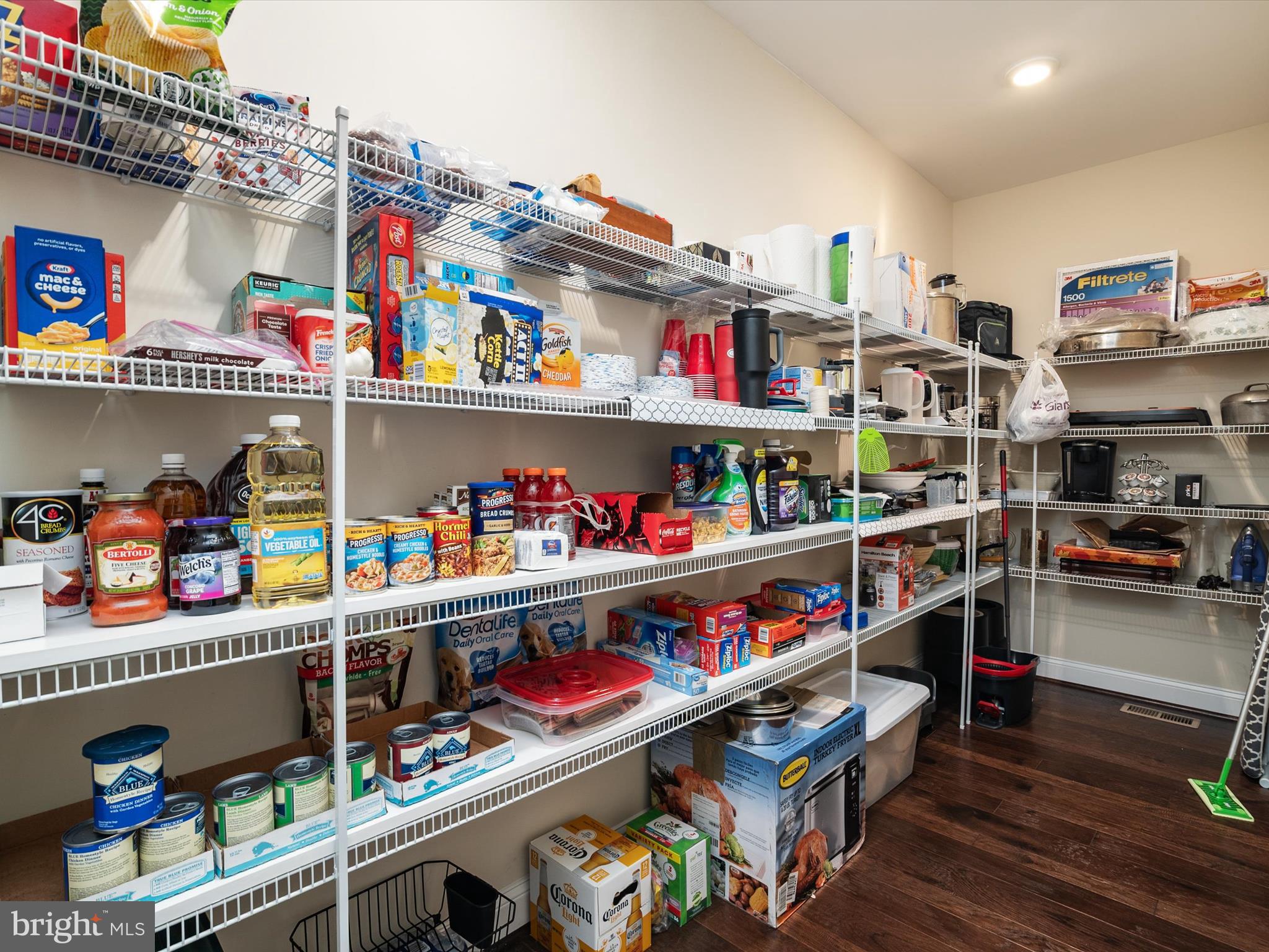 TWIN PONDS - Residential