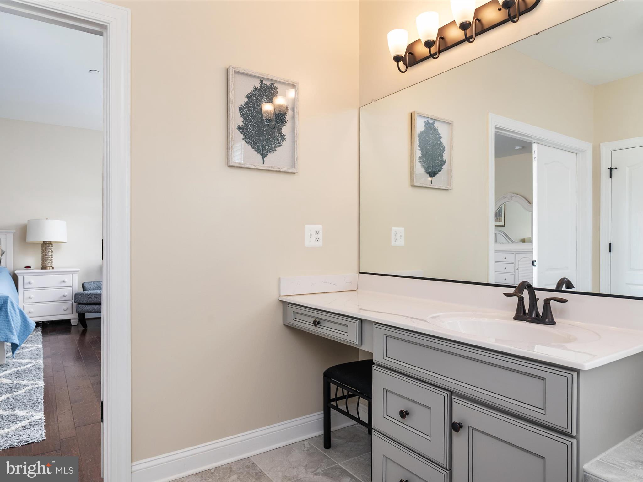 TWIN PONDS - Residential