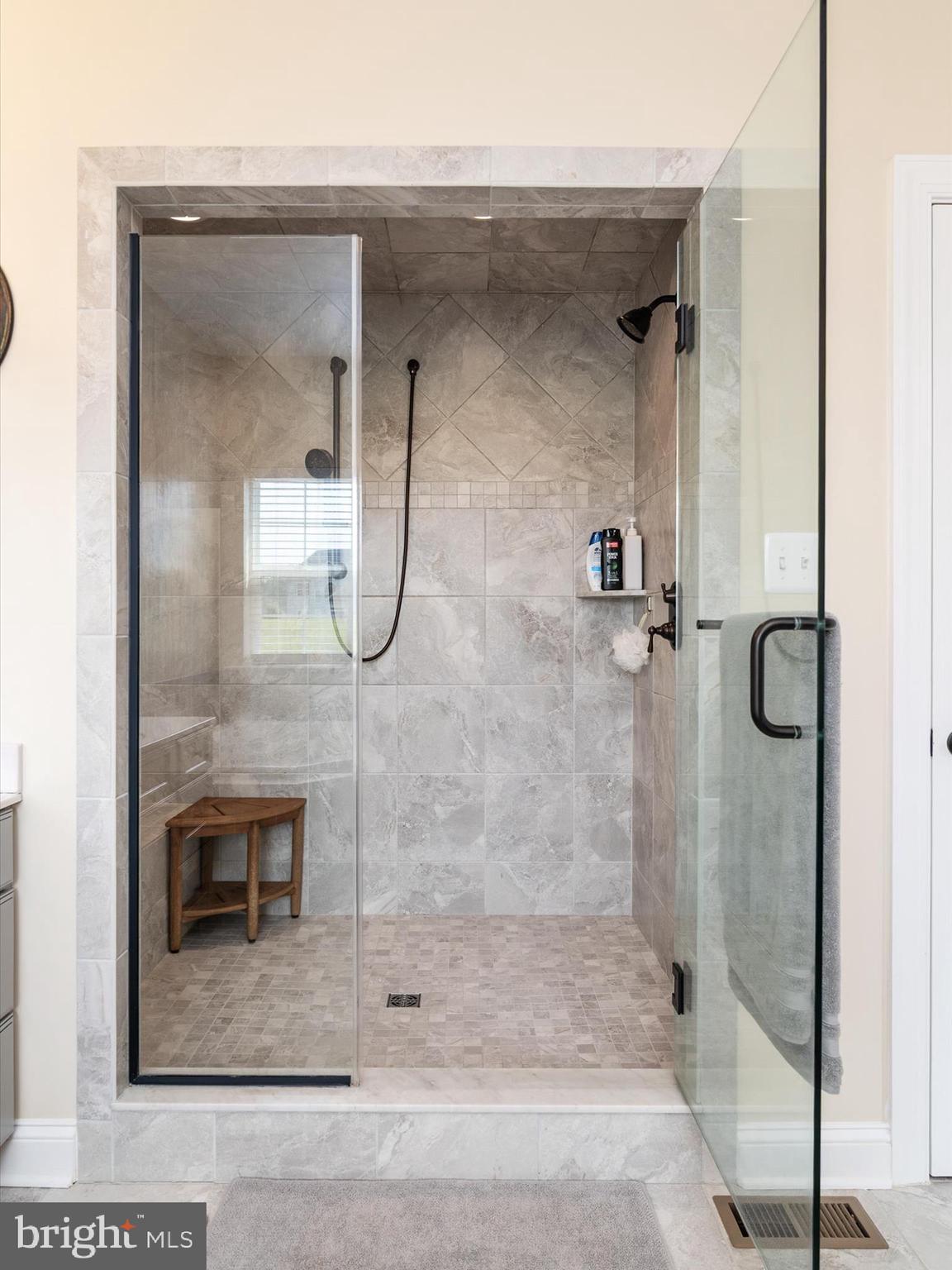 TWIN PONDS - Residential