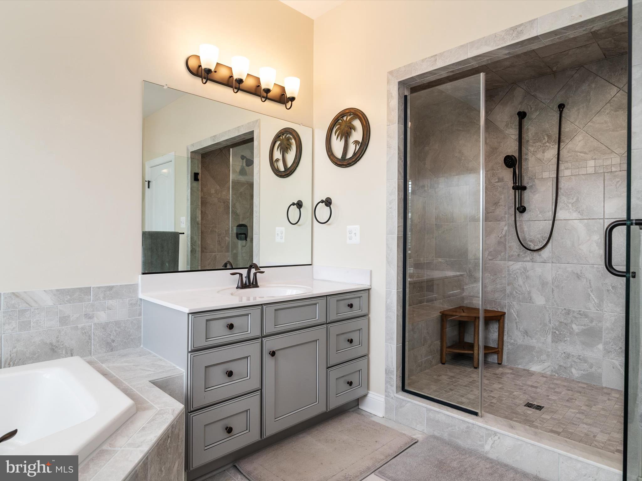 TWIN PONDS - Residential