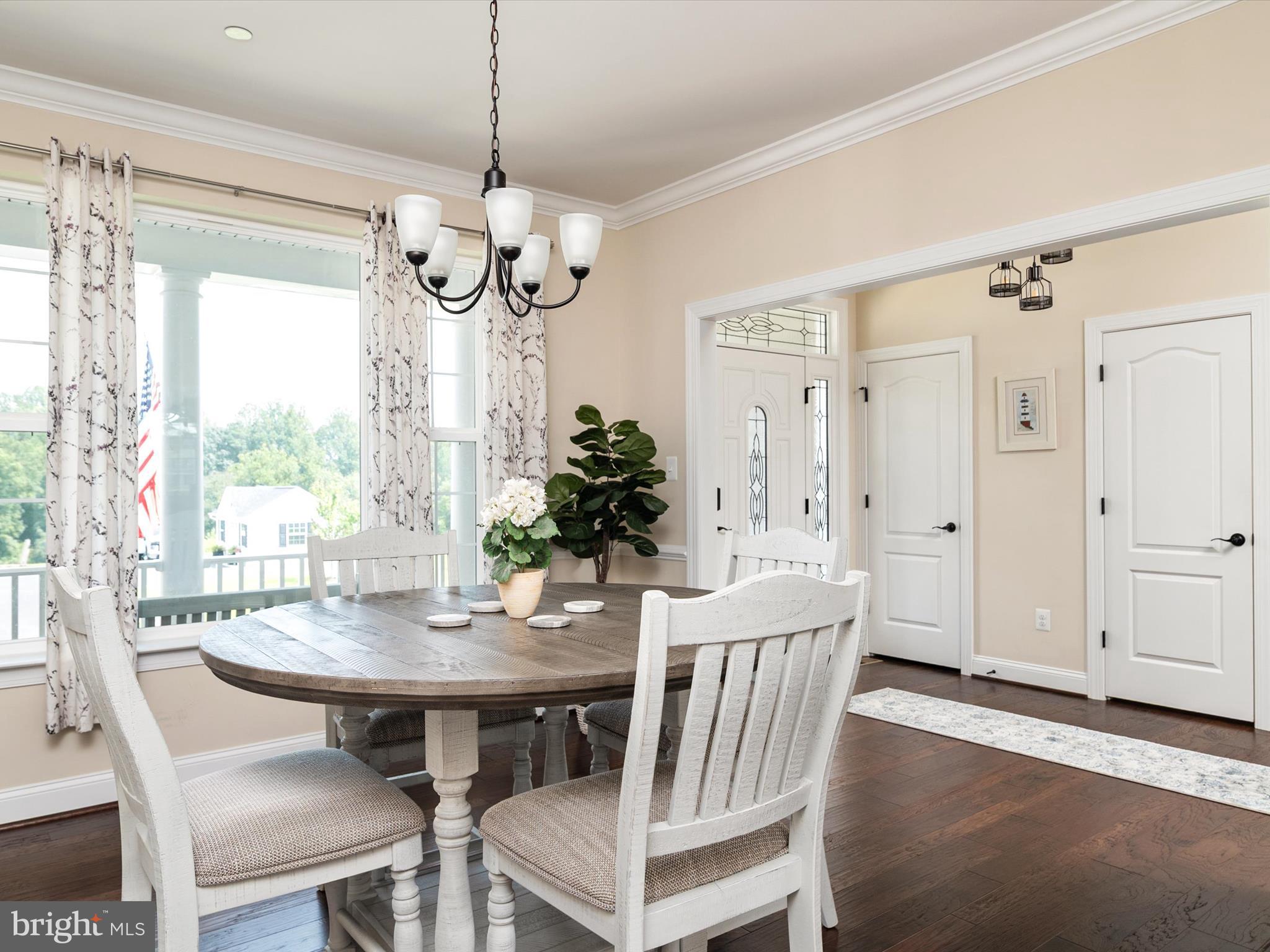 TWIN PONDS - Residential