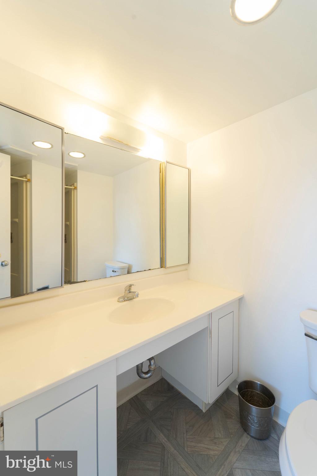 ROTONDA - Residential Lease