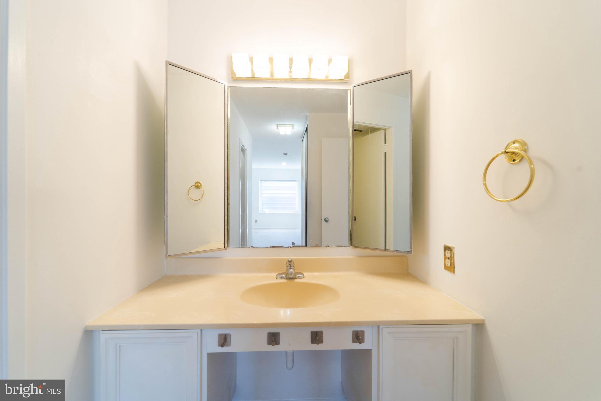 ROTONDA - Residential Lease