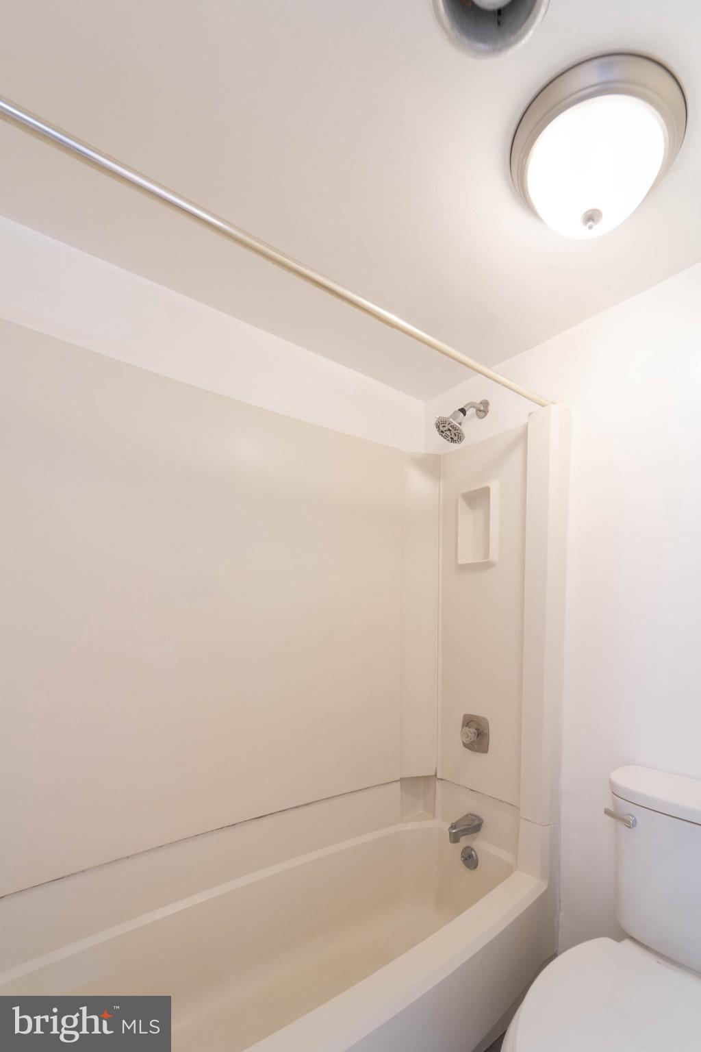 ROTONDA - Residential Lease