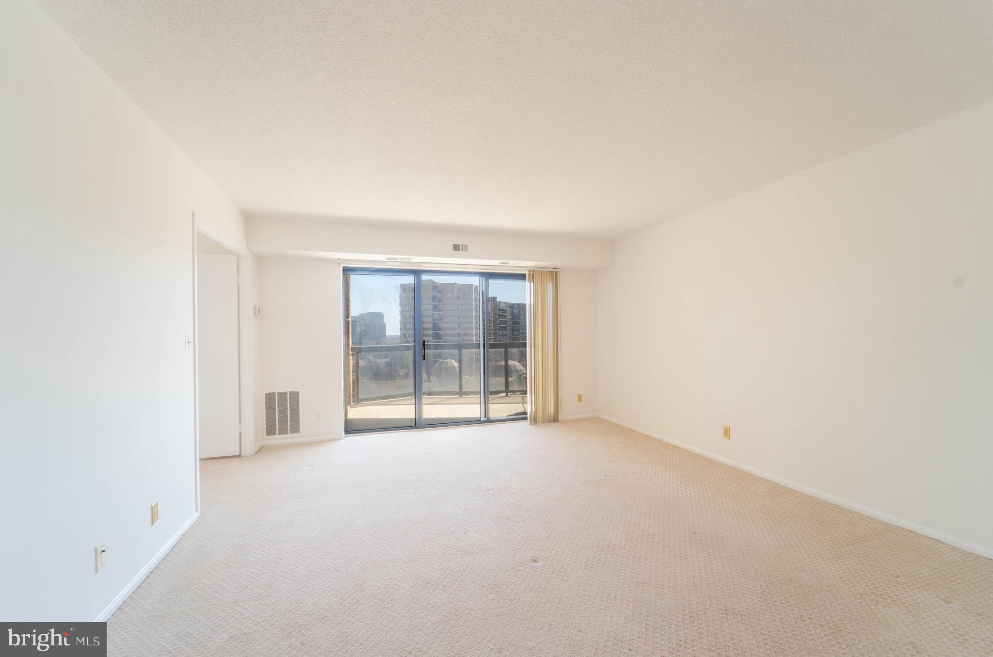 ROTONDA - Residential Lease