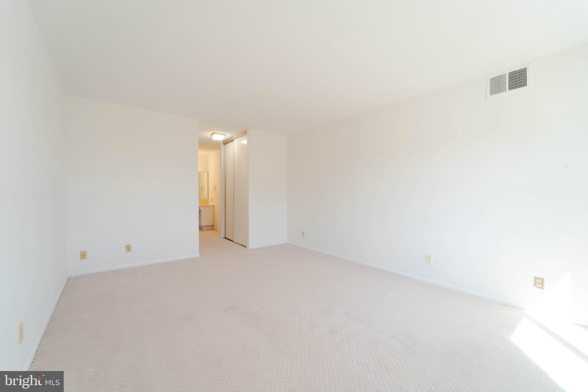 ROTONDA - Residential Lease