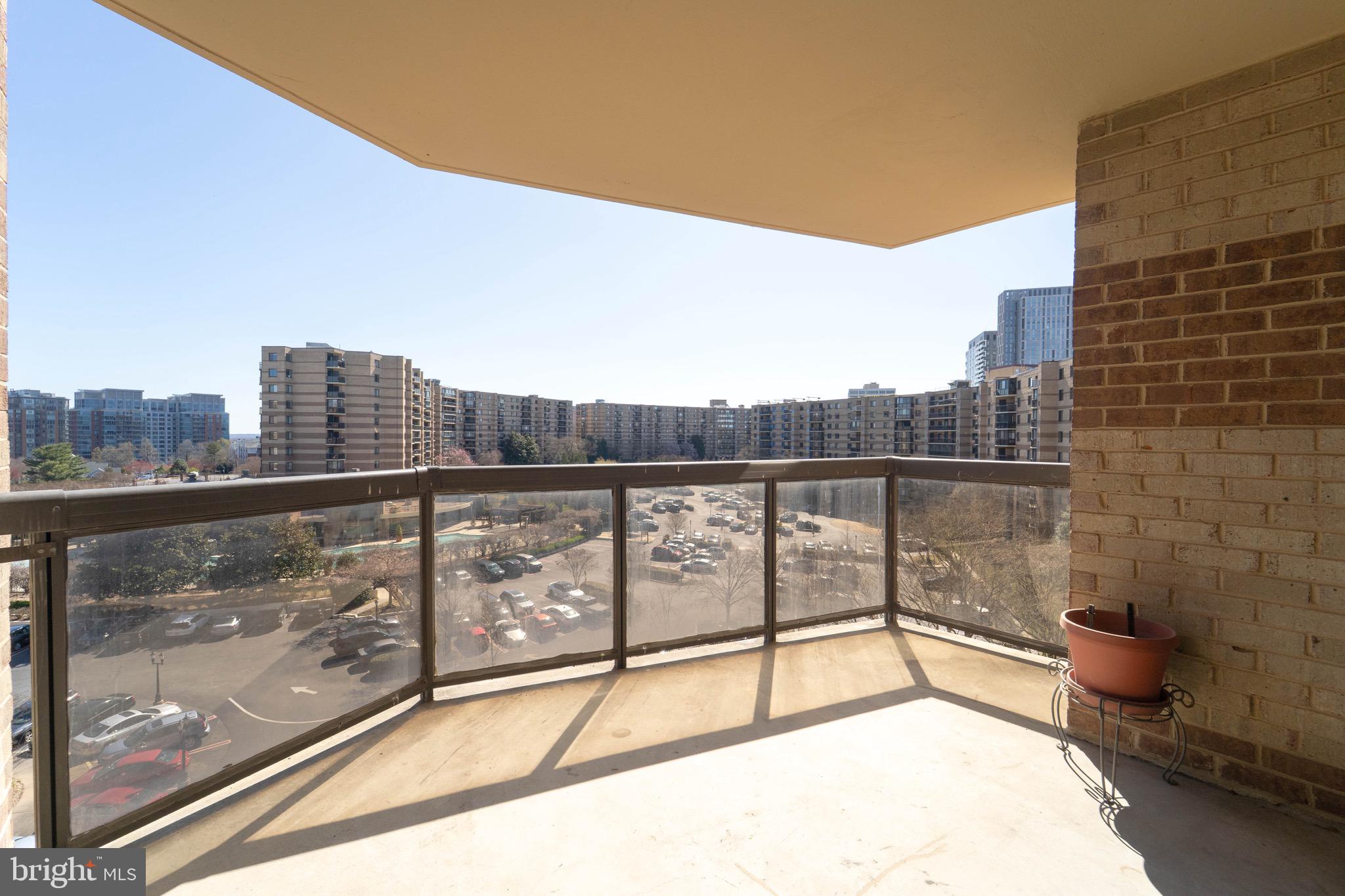 ROTONDA - Residential Lease