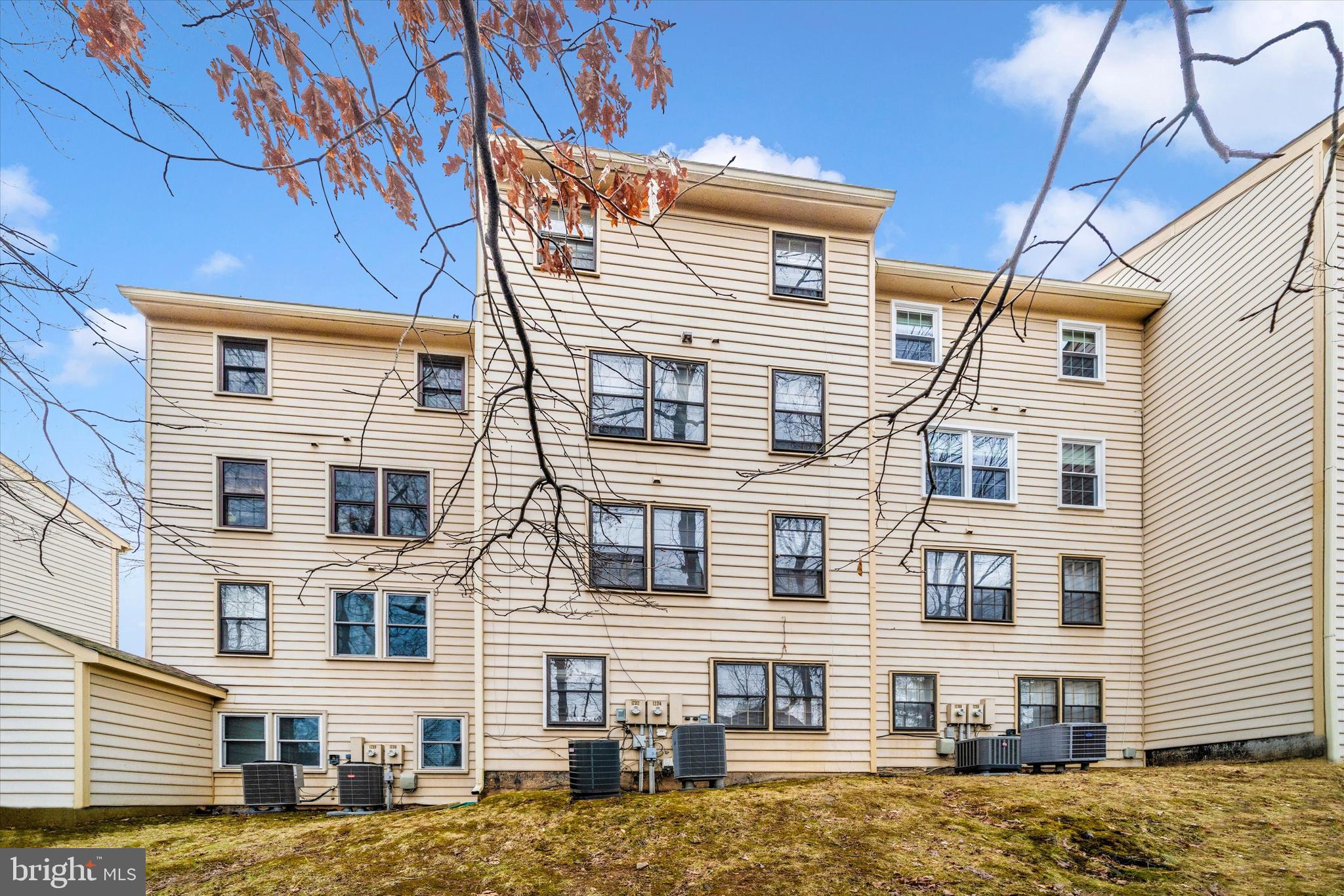 POTOMAC GROVE - Residential