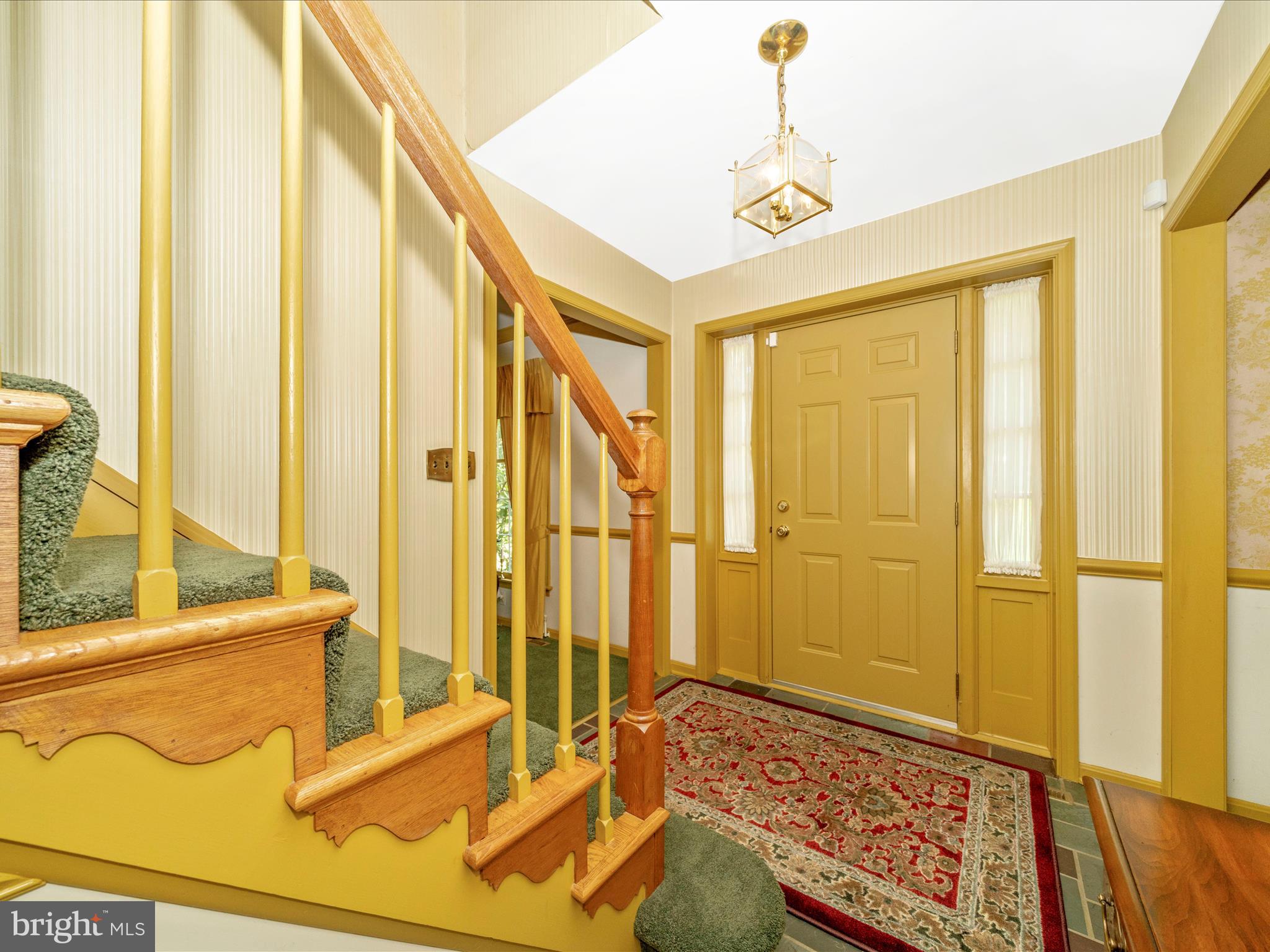 4 BURR OAK COURT