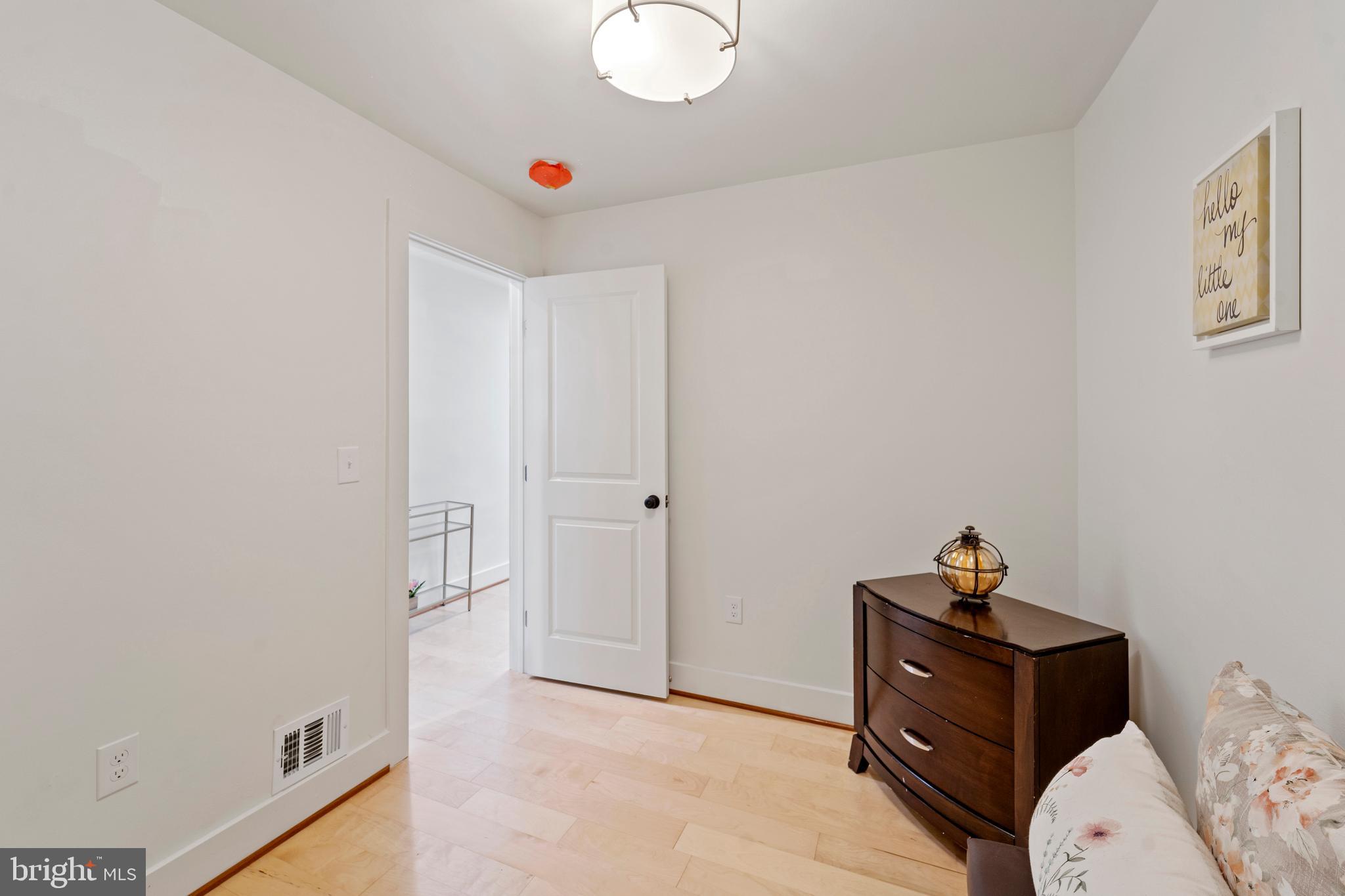MILTON-MONTFORD - Residential