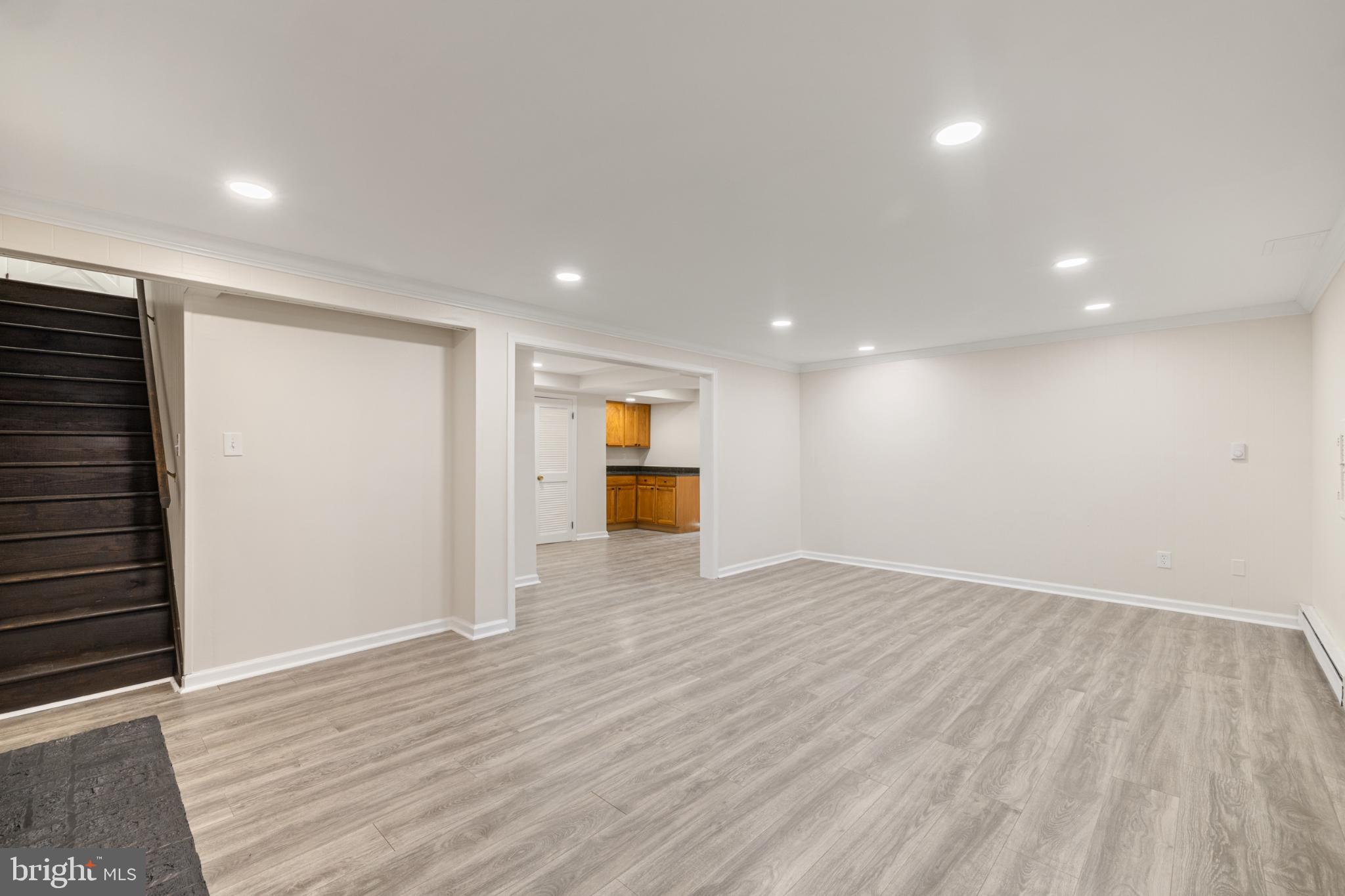 COLLEGE ESTATES - Residential