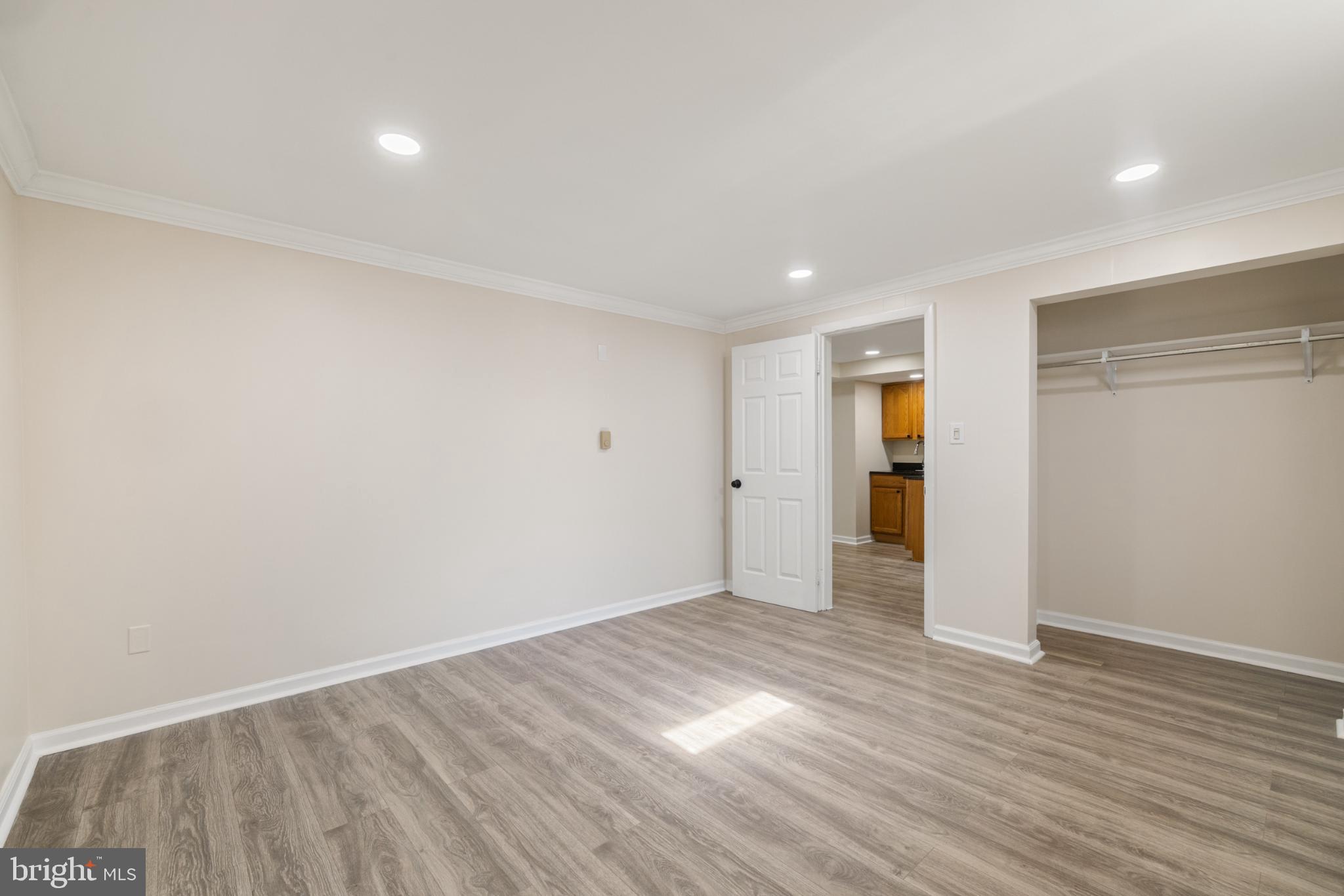 COLLEGE ESTATES - Residential