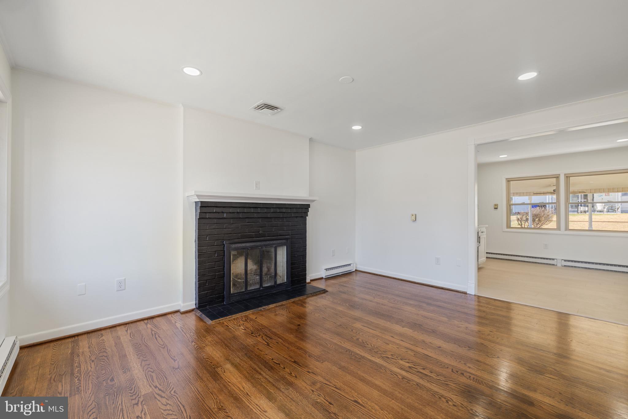 COLLEGE ESTATES - Residential