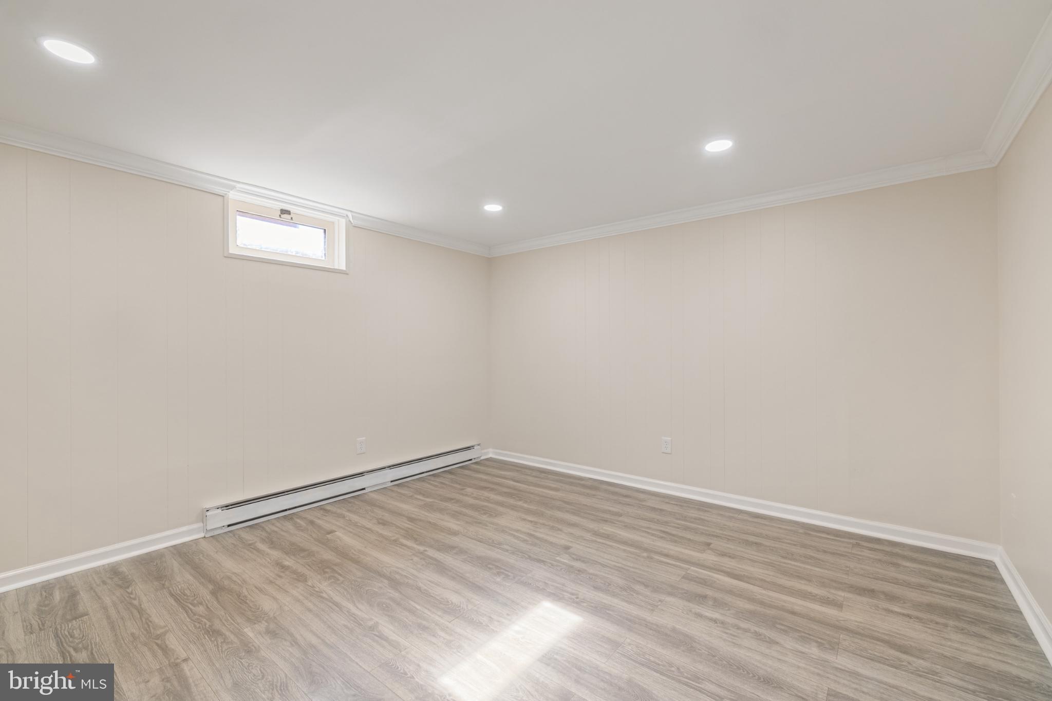 COLLEGE ESTATES - Residential