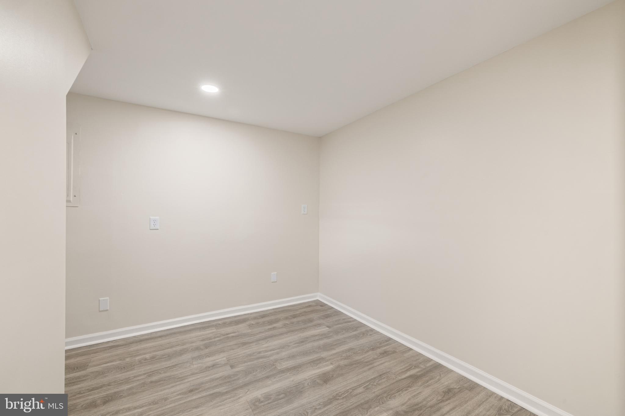 COLLEGE ESTATES - Residential