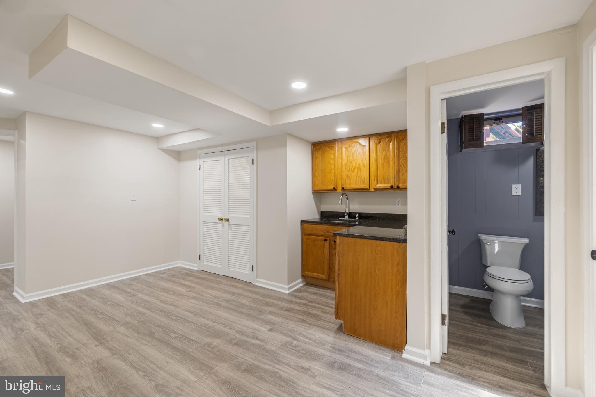 COLLEGE ESTATES - Residential