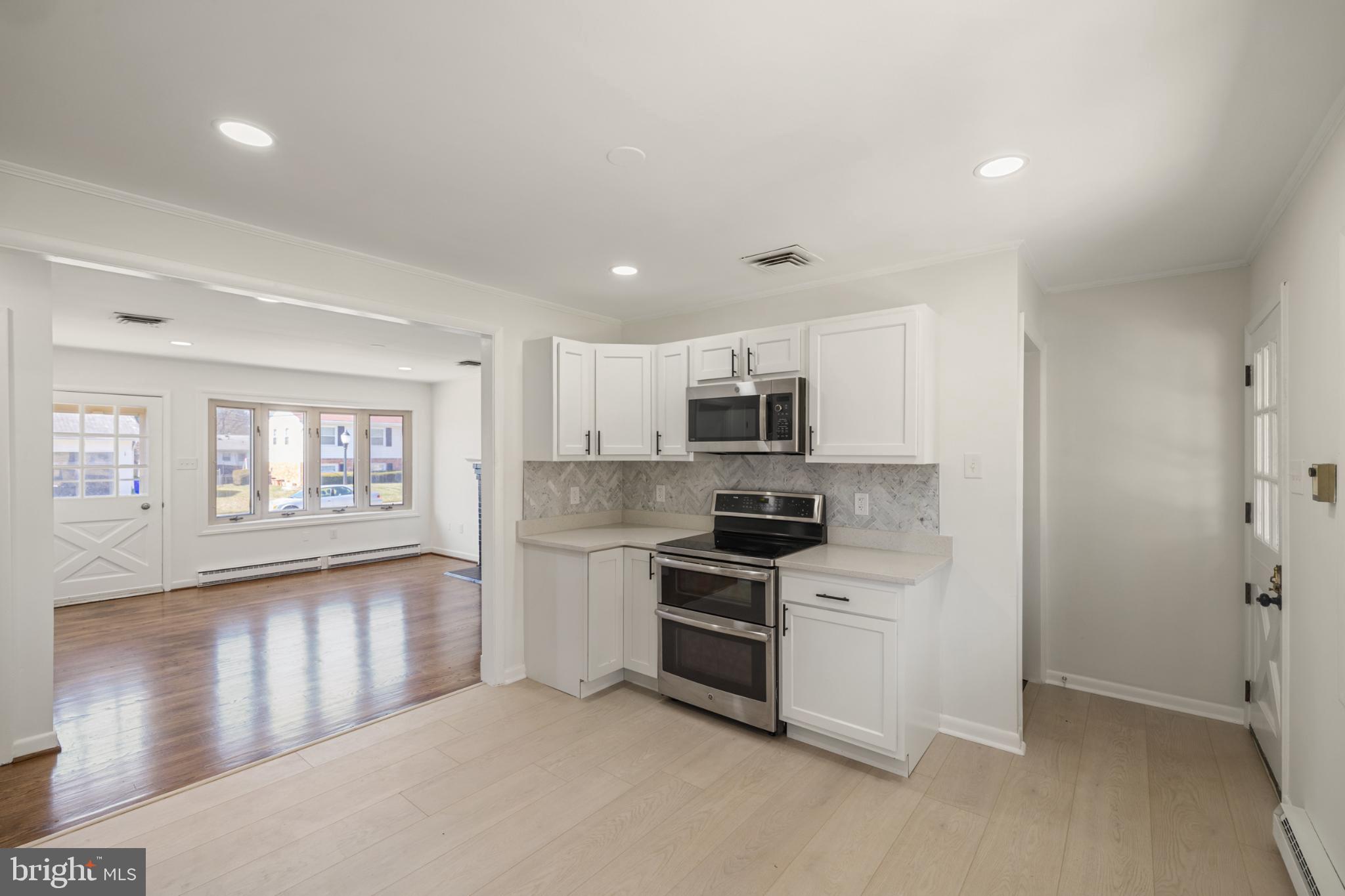 COLLEGE ESTATES - Residential