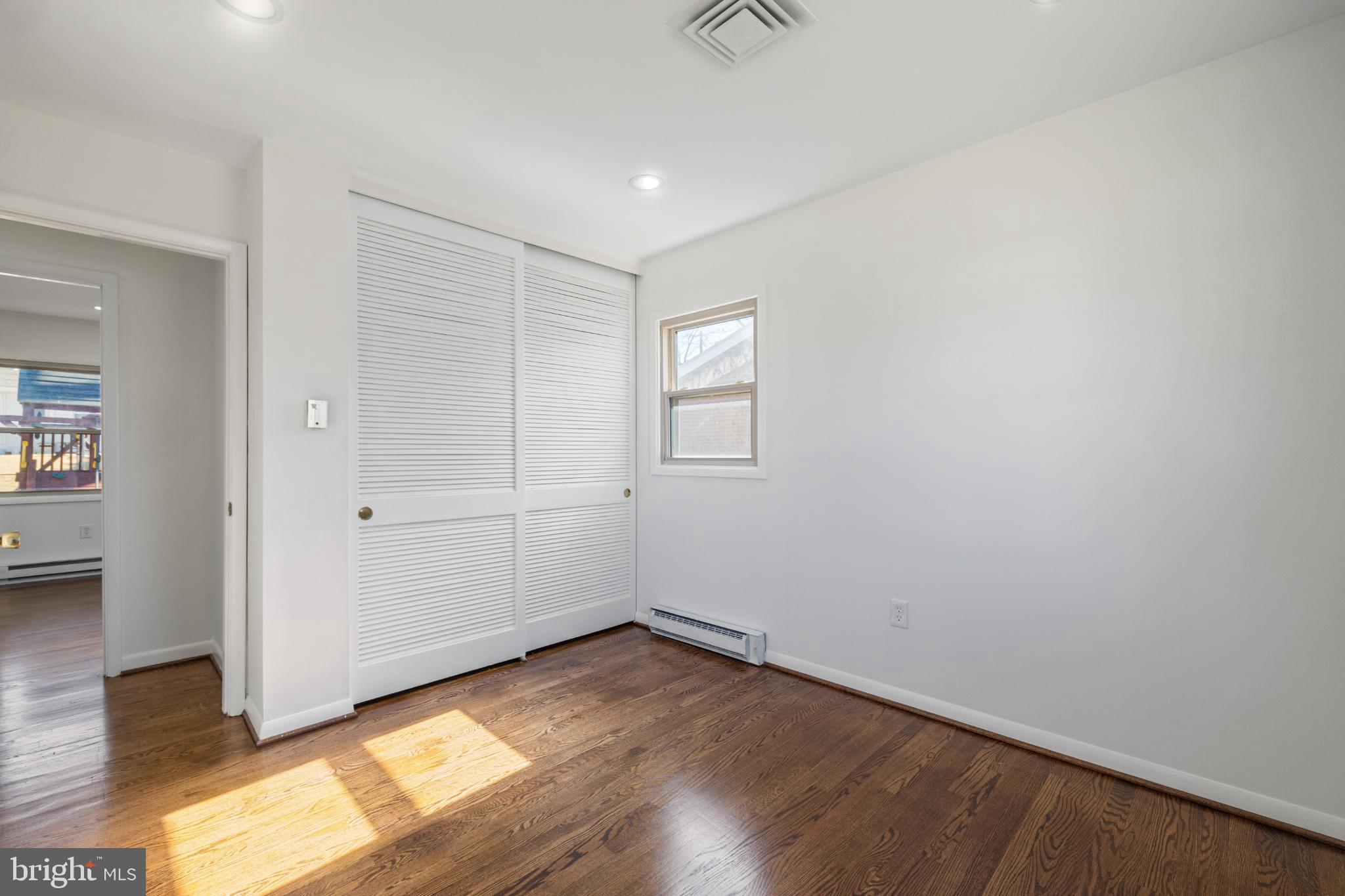 COLLEGE ESTATES - Residential