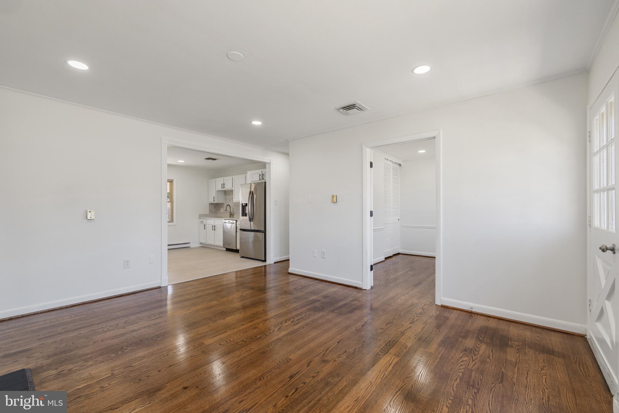 COLLEGE ESTATES - Residential