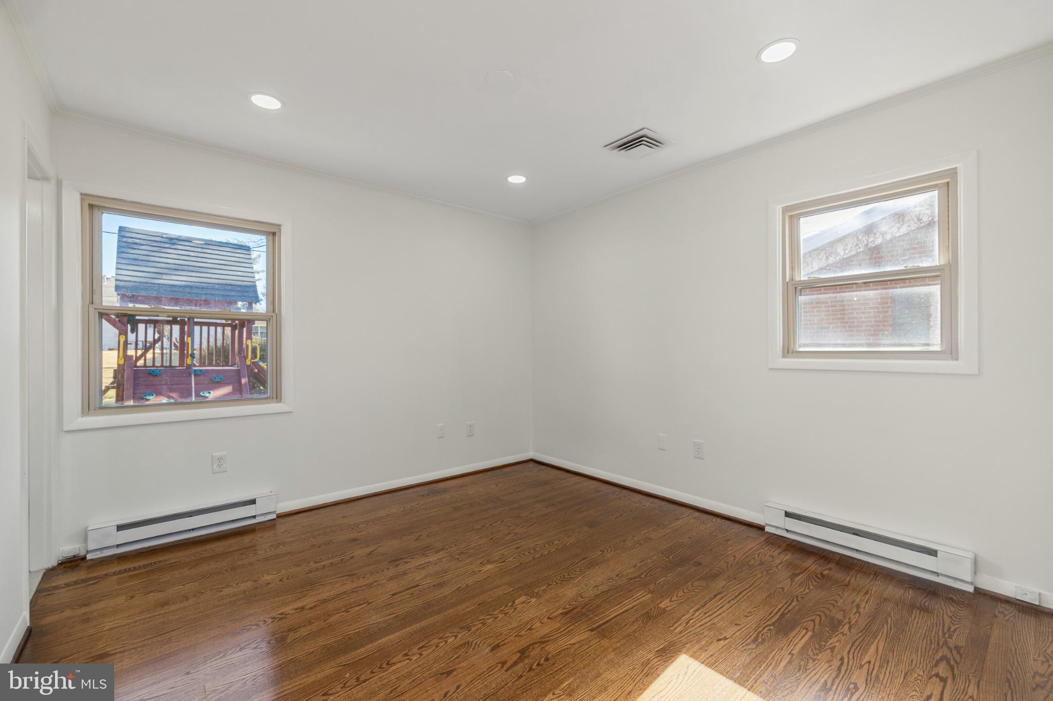 COLLEGE ESTATES - Residential