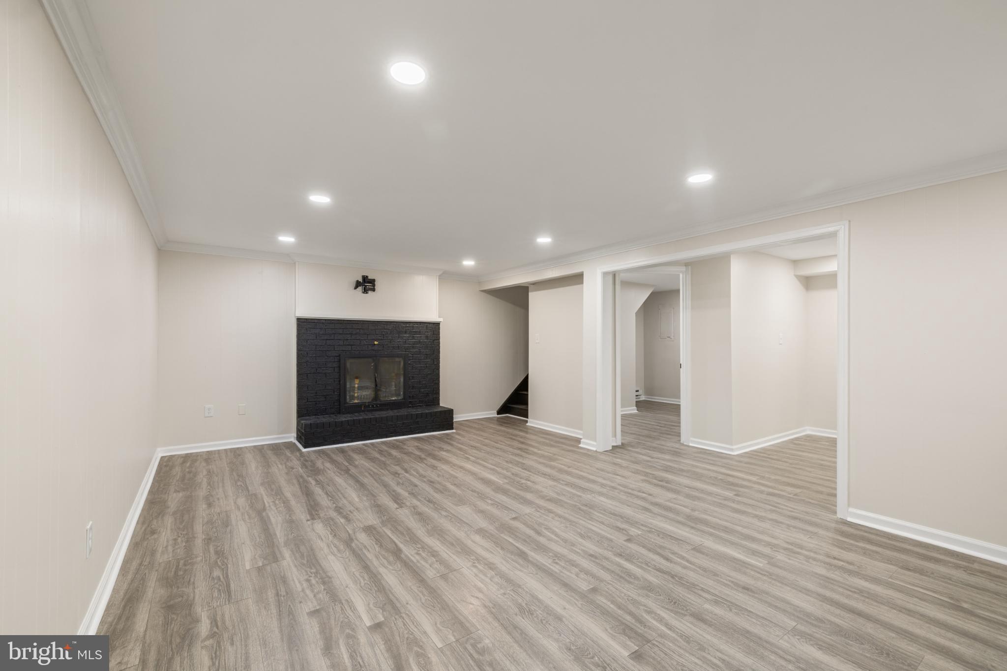 COLLEGE ESTATES - Residential