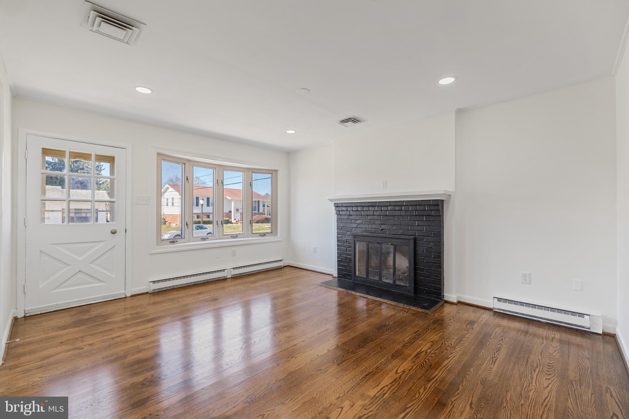 COLLEGE ESTATES - Residential