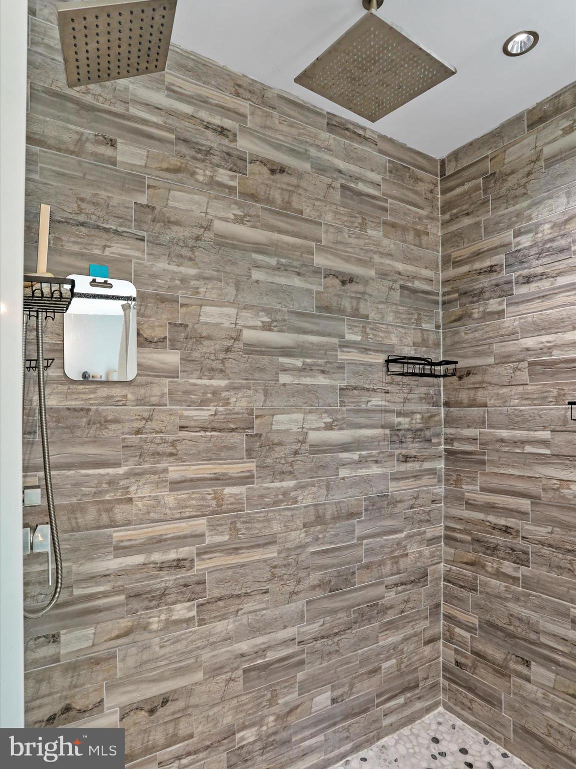 DEMORY FARM - Residential