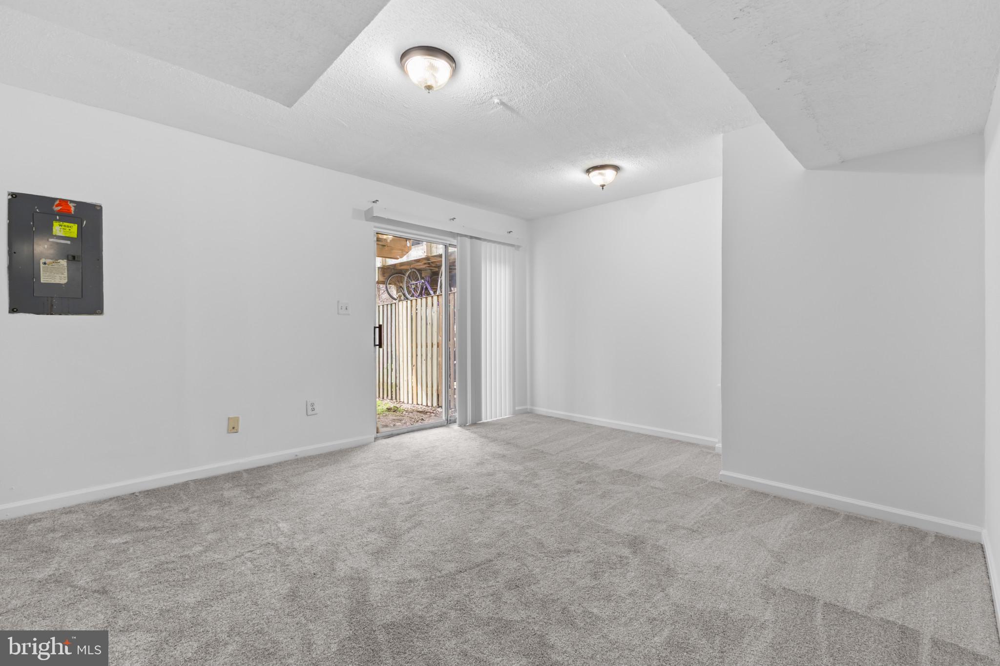 KINGS GRANT - Residential