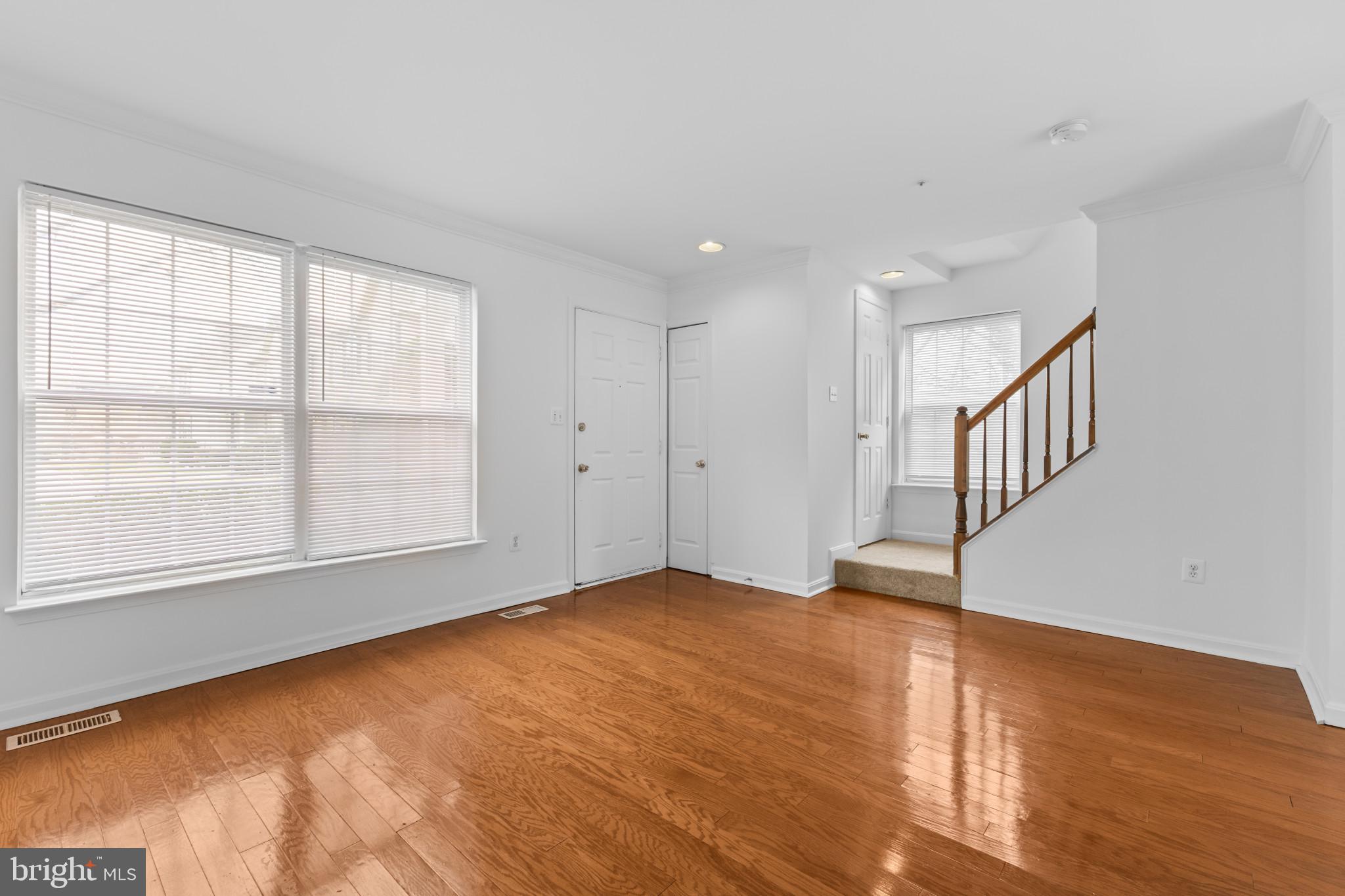 KINGS GRANT - Residential