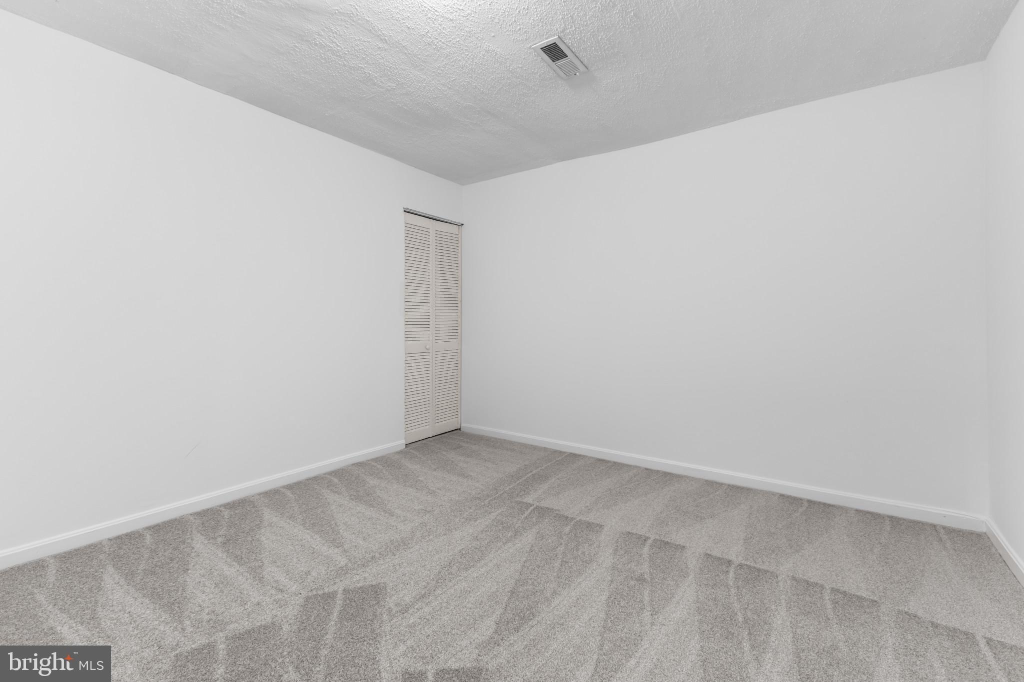 KINGS GRANT - Residential