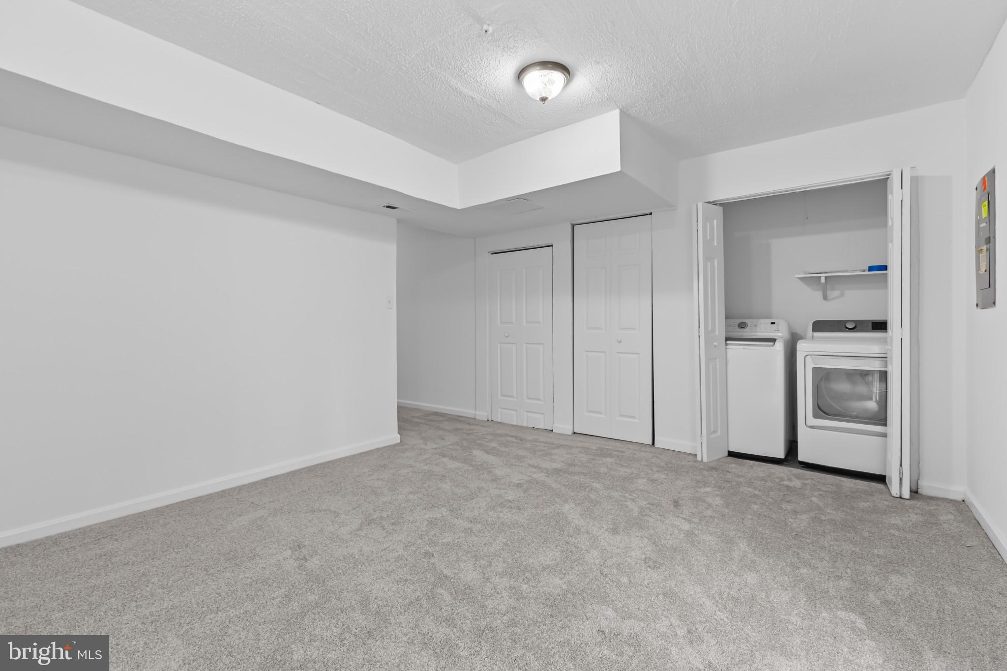 KINGS GRANT - Residential