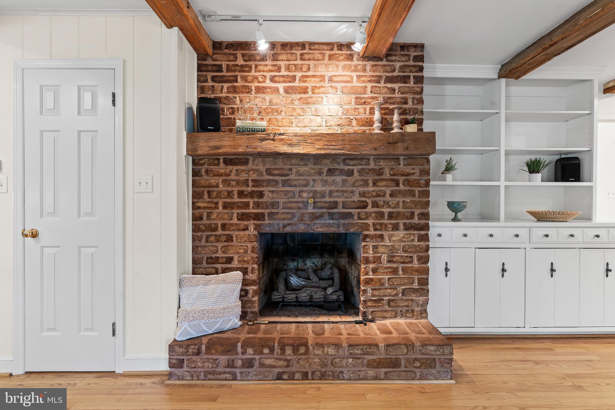 BRIGHTWOOD ACRES - Residential Lease