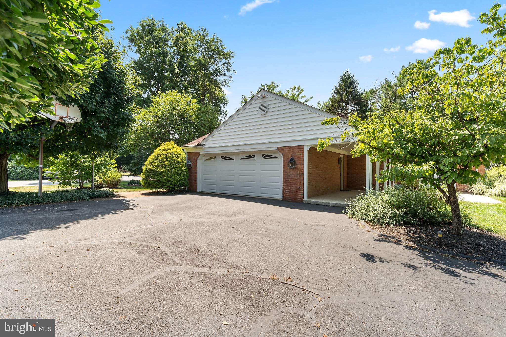 BRIGHTWOOD ACRES - Residential Lease