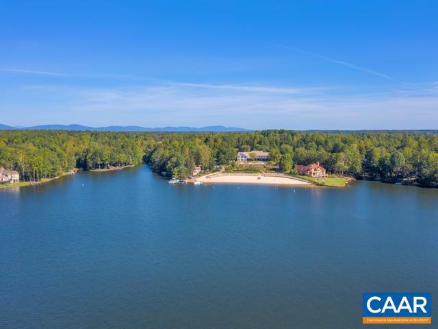 LAKE MONTICELLO - Residential