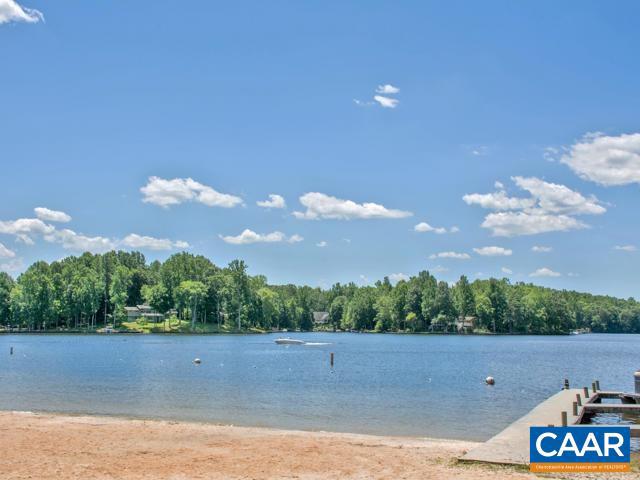 LAKE MONTICELLO - Residential