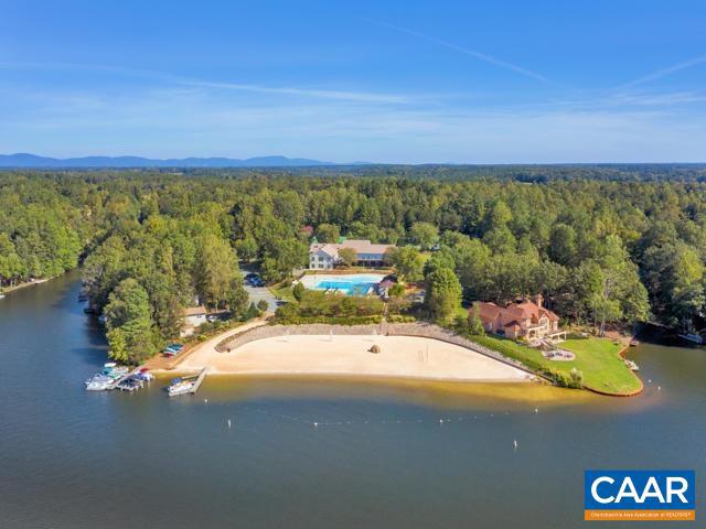 LAKE MONTICELLO - Residential