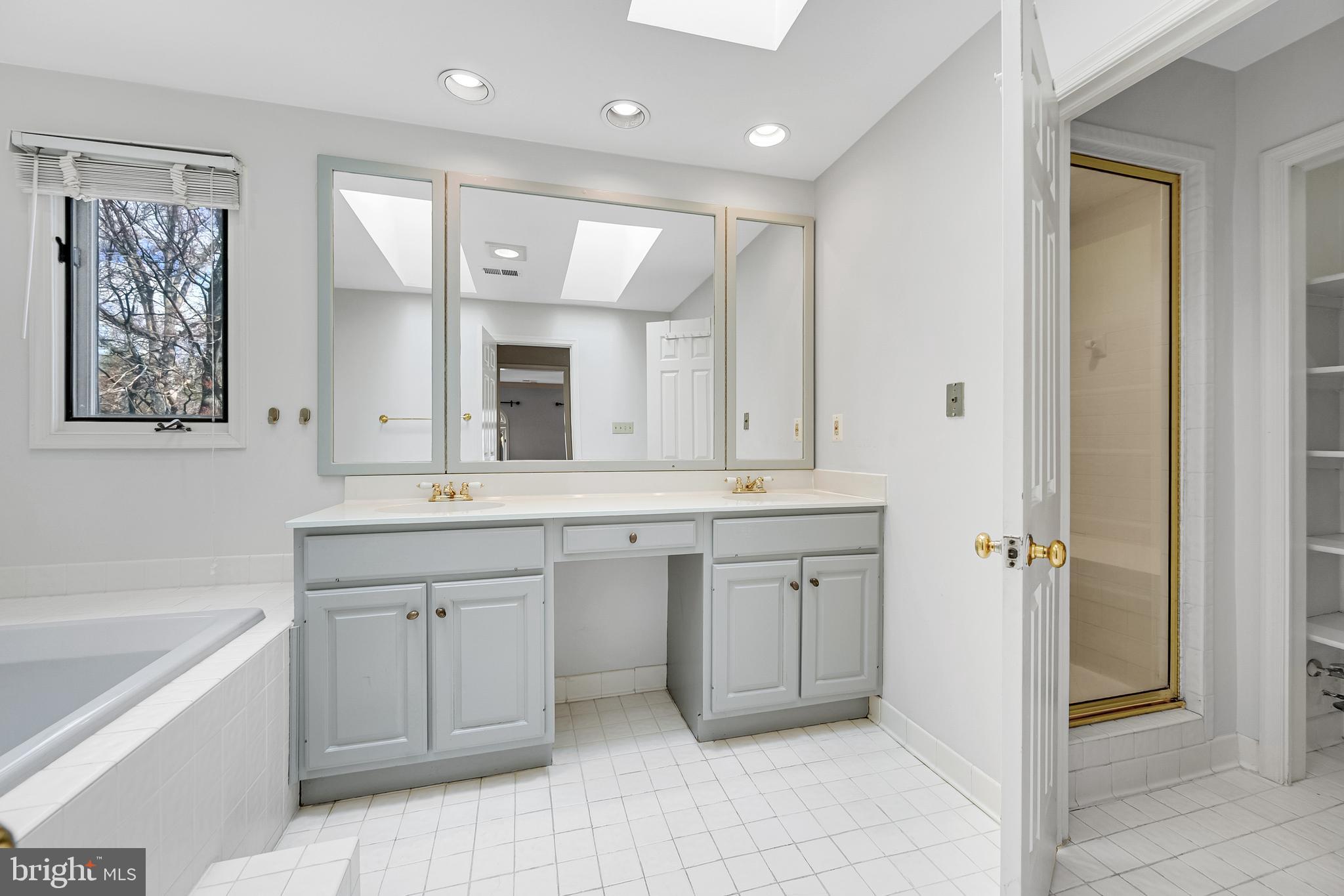 TIMBERLAWN - Residential