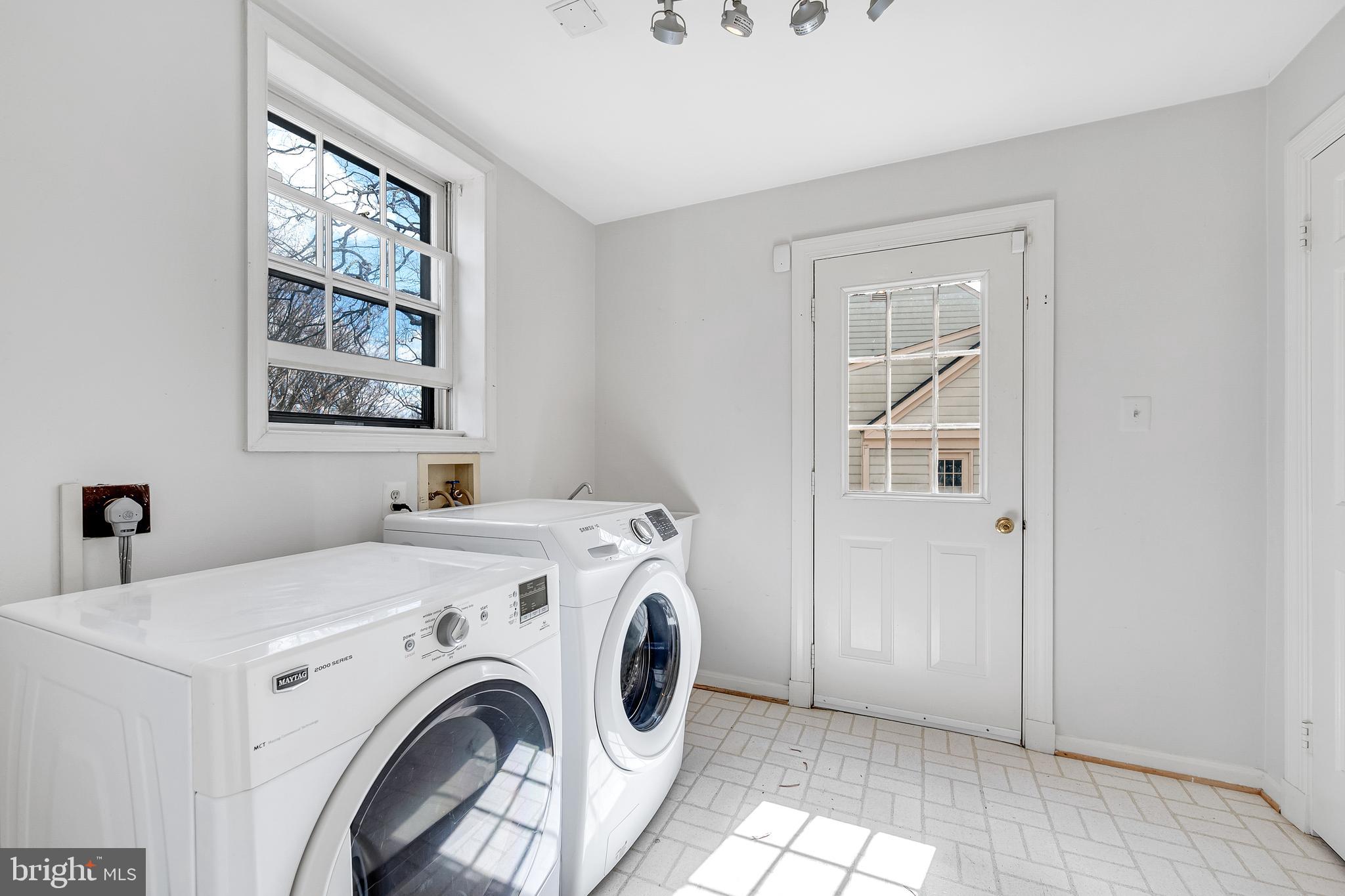 TIMBERLAWN - Residential