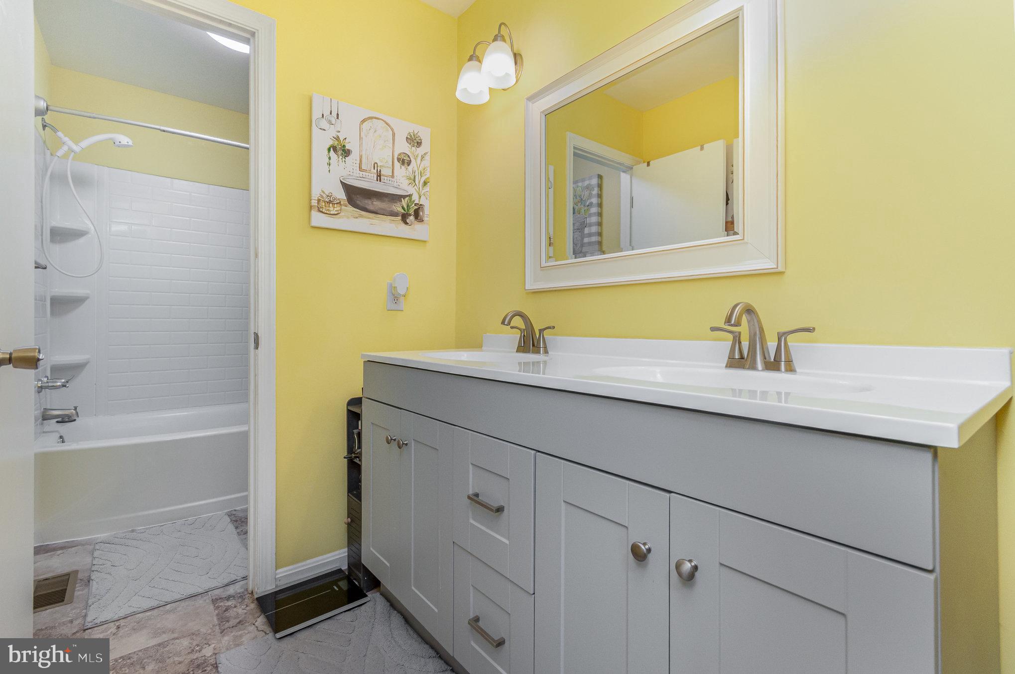 KENT SQUARE - Residential