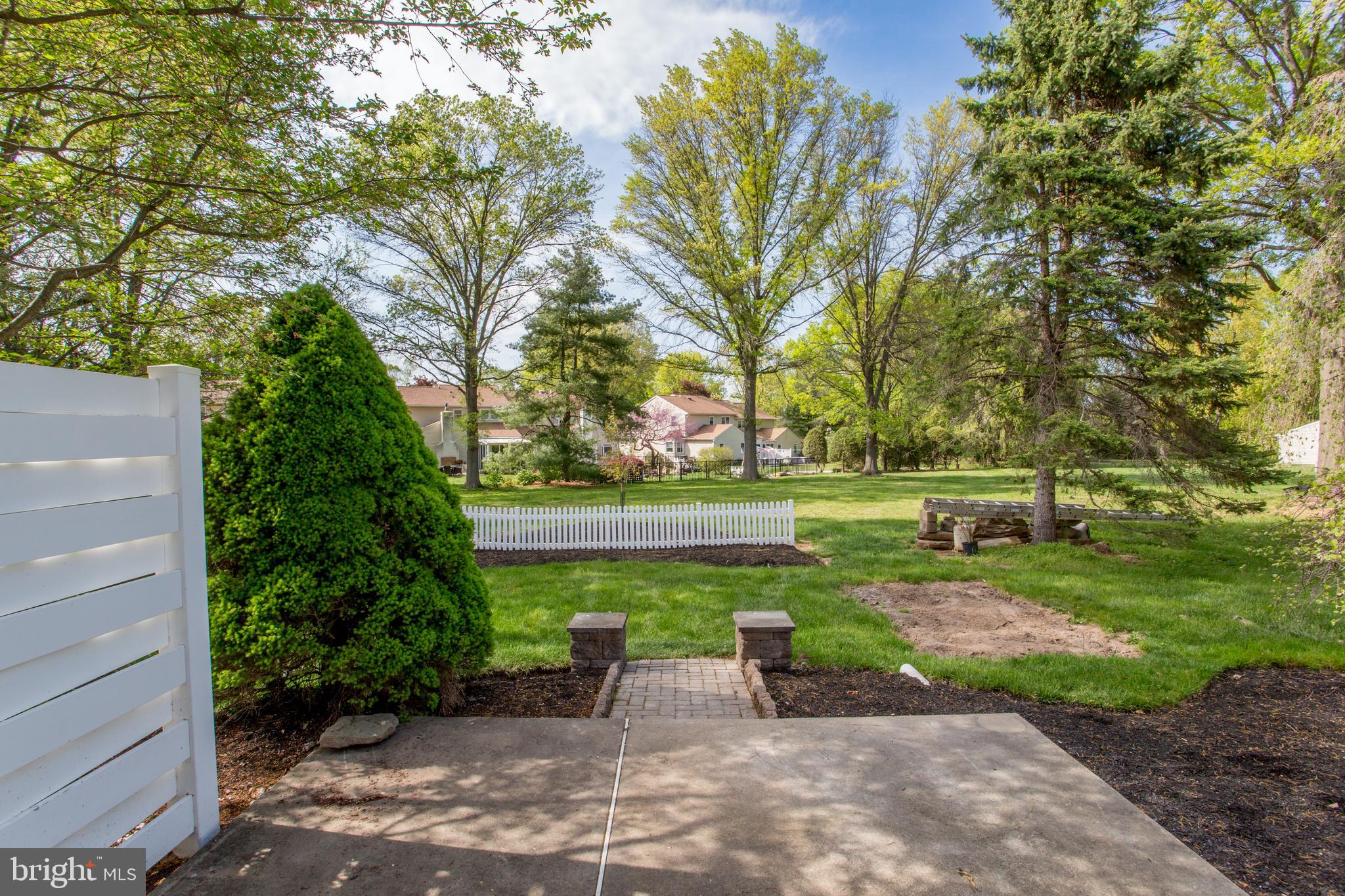 FIELDSTONE PLACE - Residential